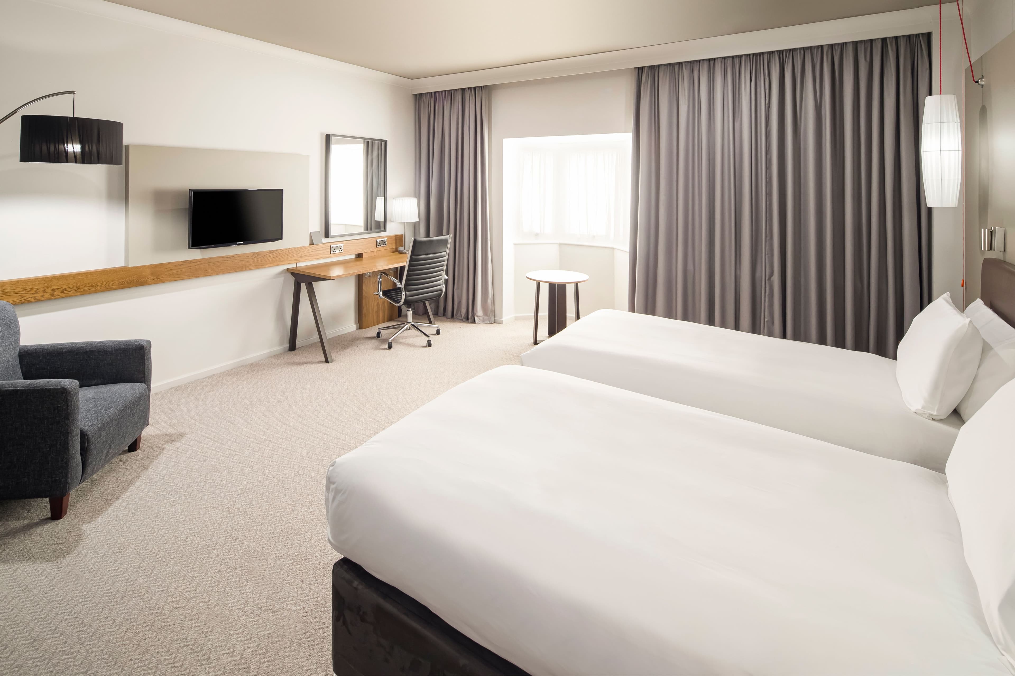 2 Single Beds Standard - Image 1