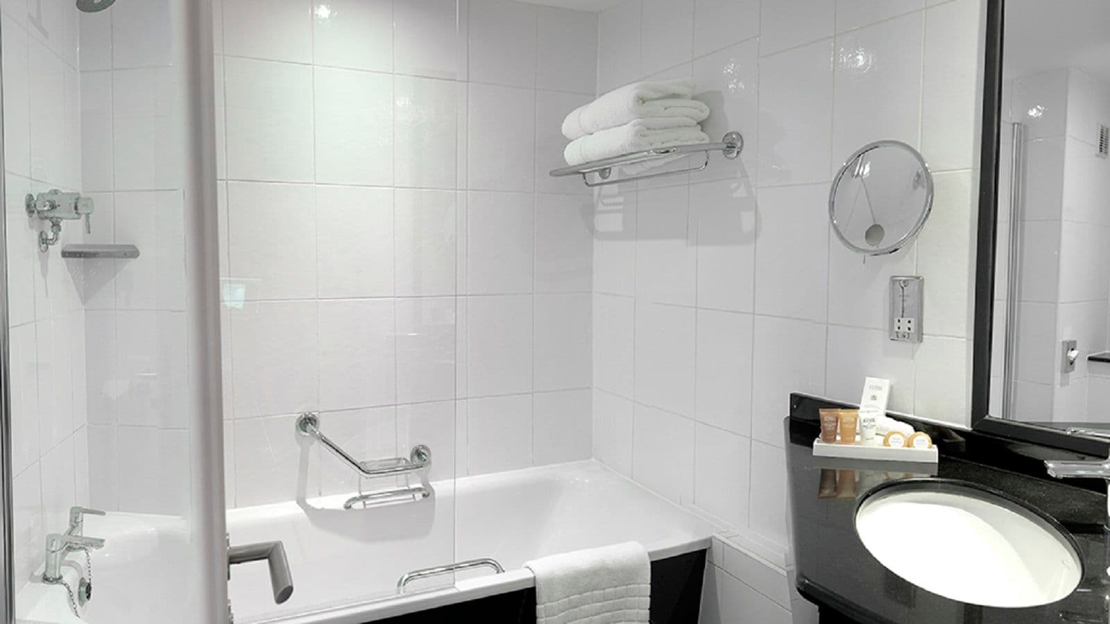 Crowne Plaza Stratford Upon Avon - Image 3