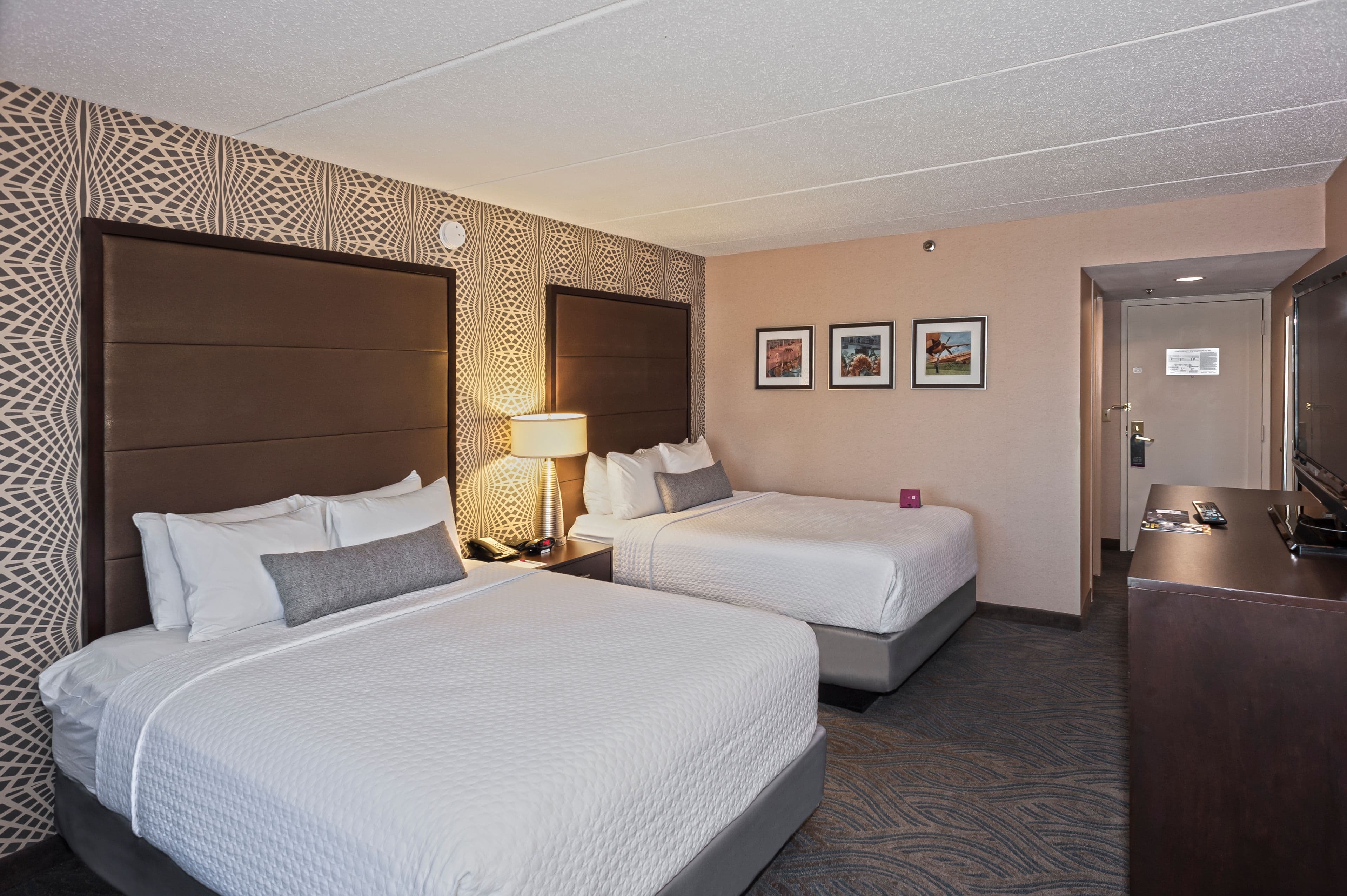 Crowne Plaza Suites MSP Airport - Mall of America — 13