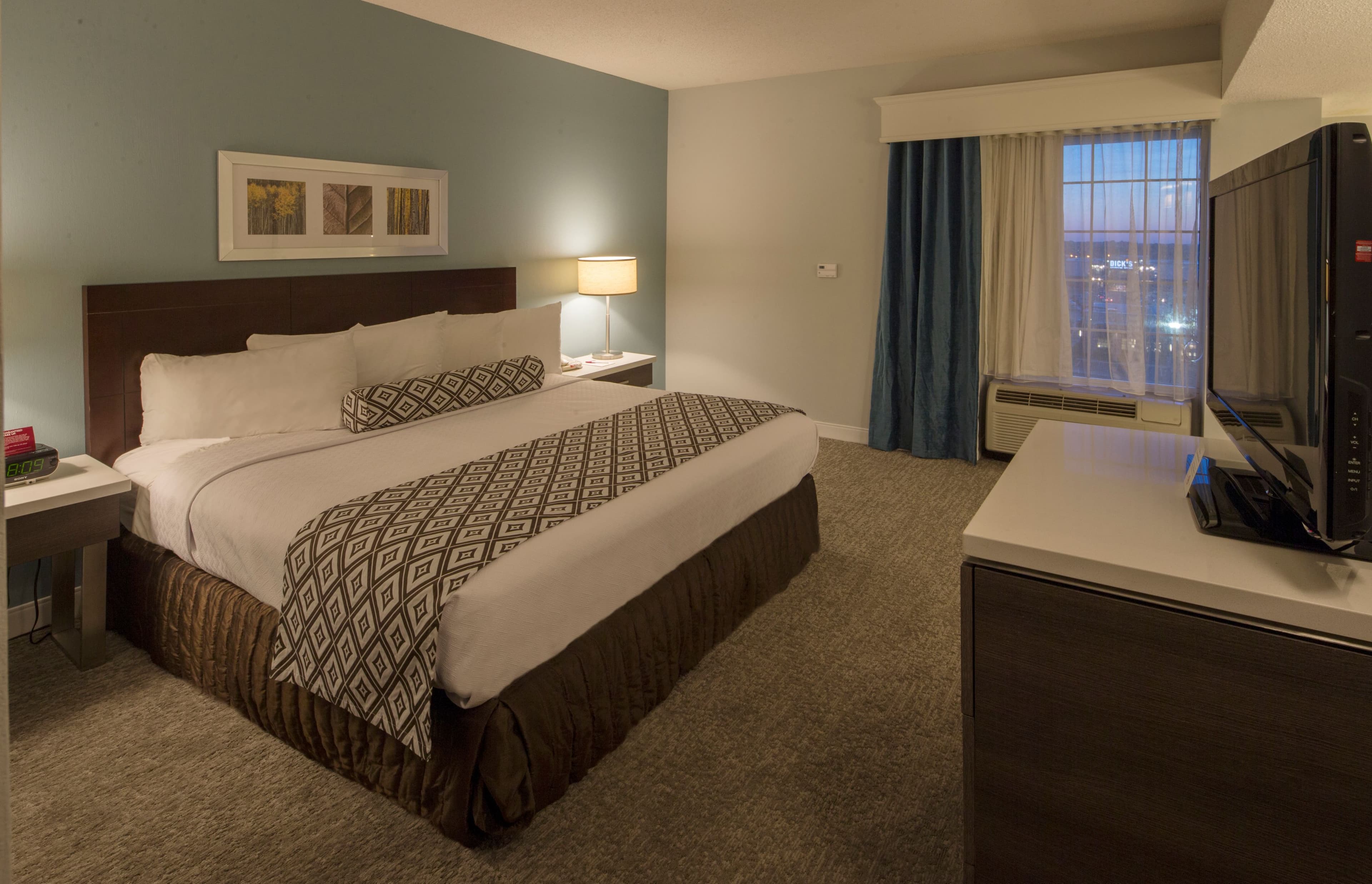 Crowne Plaza Suites Pittsburgh South — 9