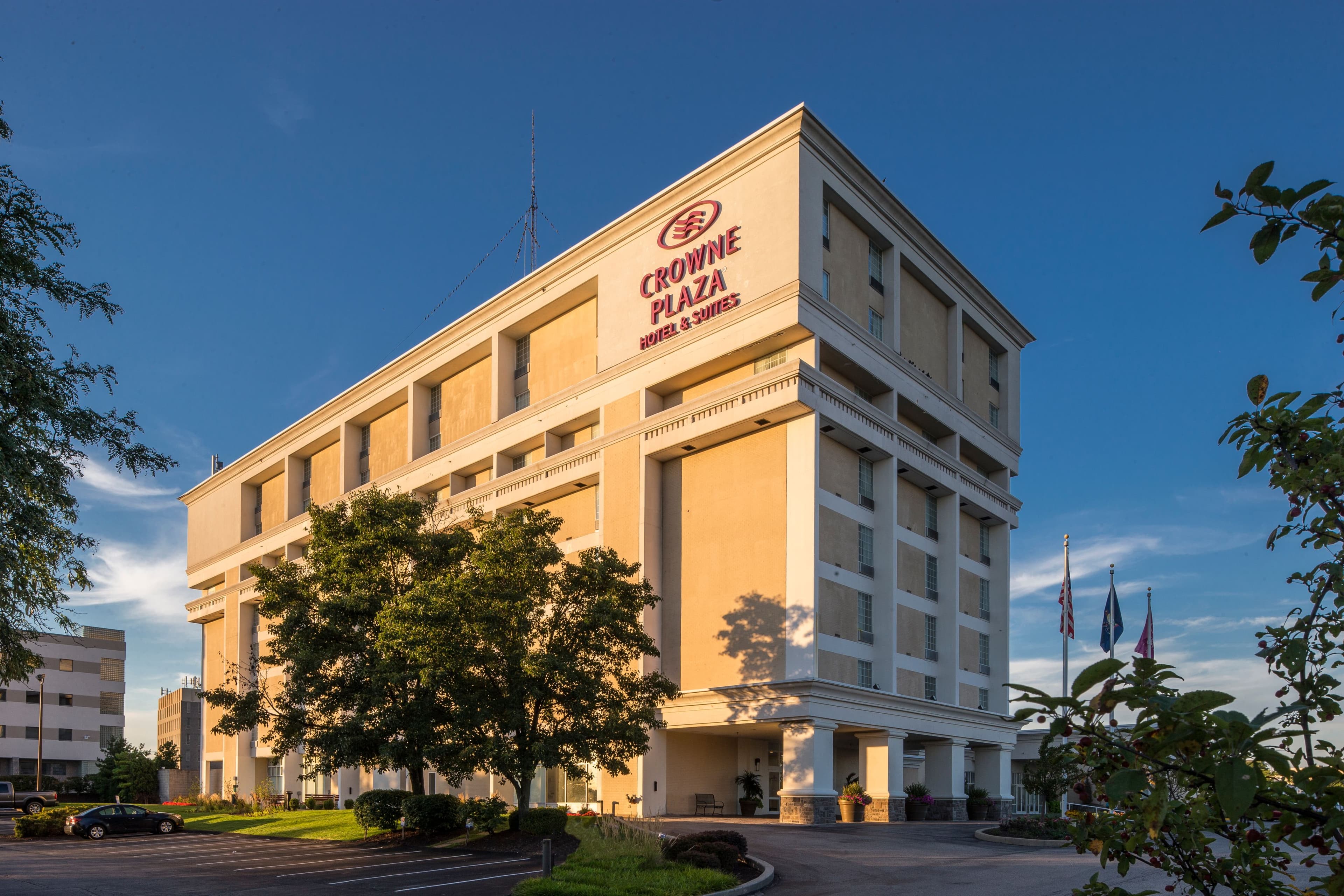 Crowne Plaza Suites Pittsburgh South - Image 1