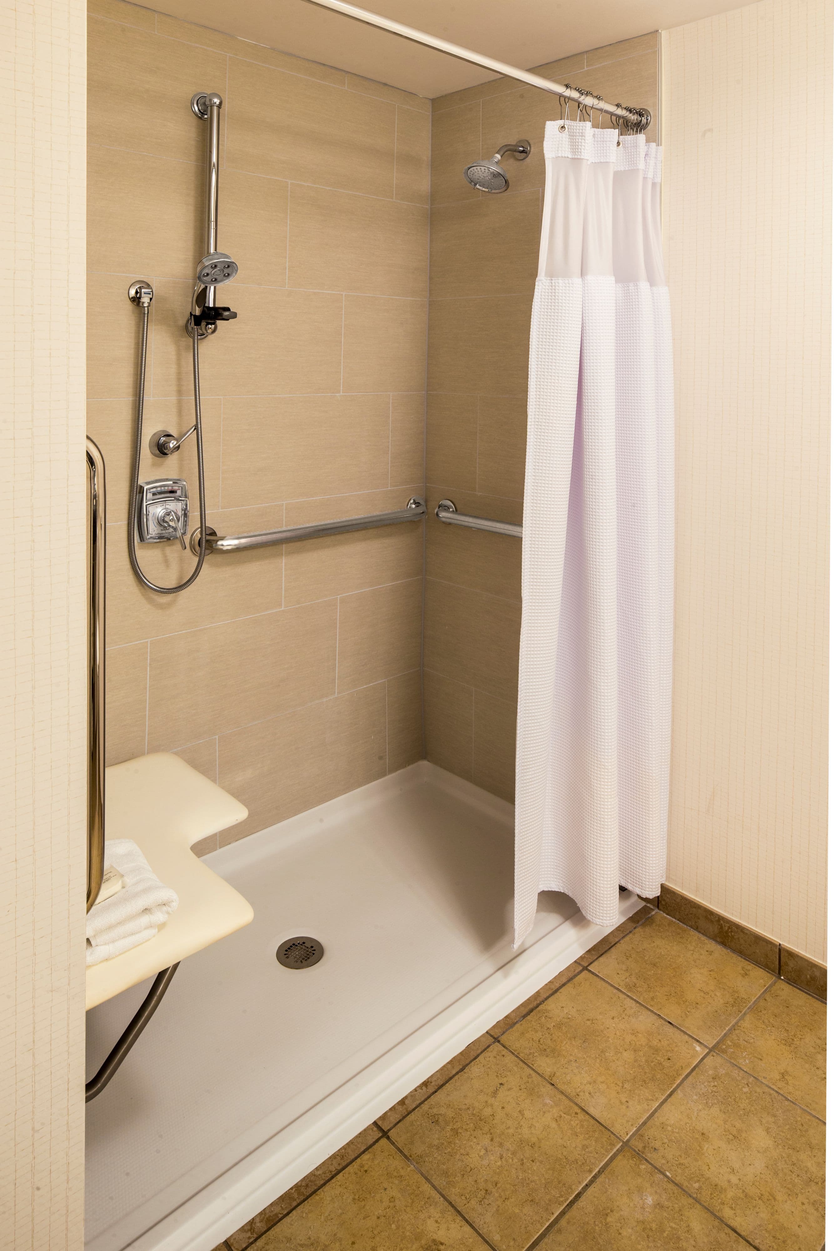 Crowne Plaza Suites Pittsburgh South — 34