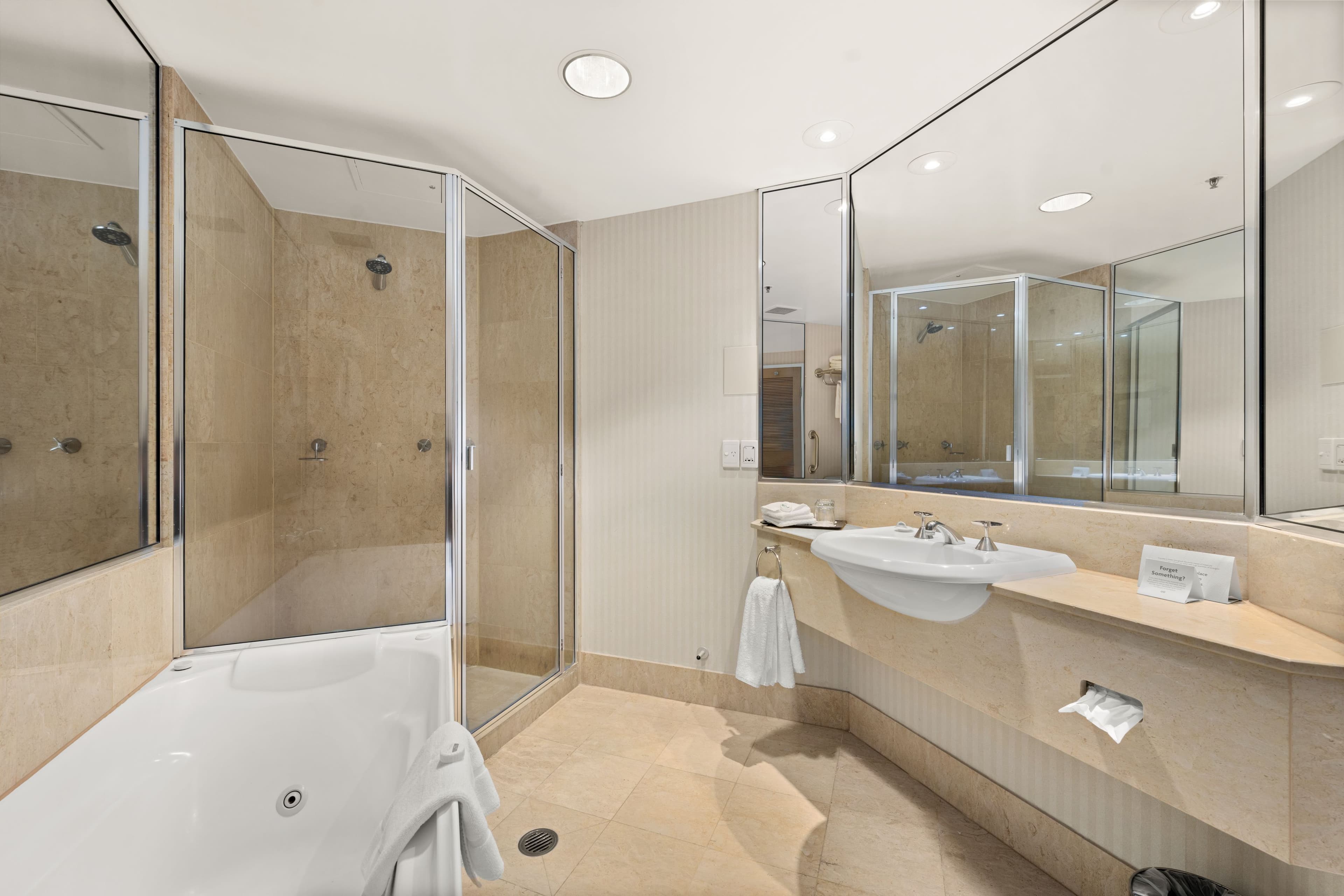 Crowne Plaza Surfers Paradise — 45