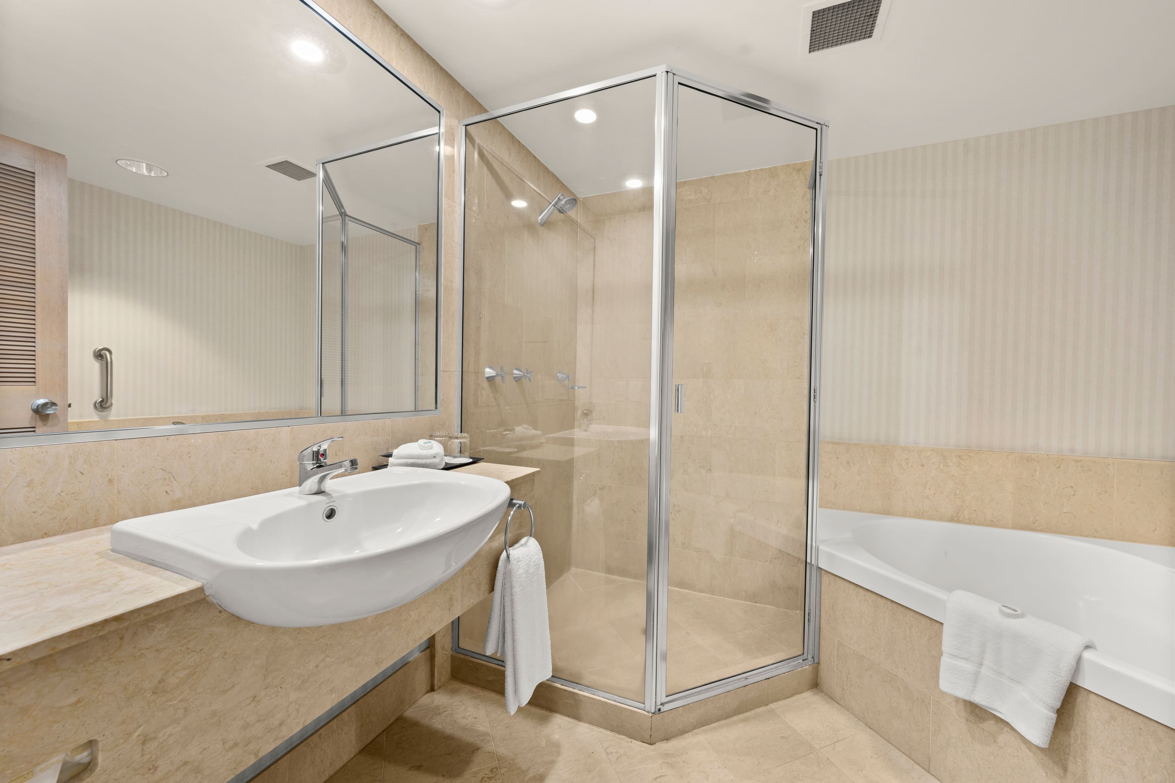 Crowne Plaza Surfers Paradise — 82