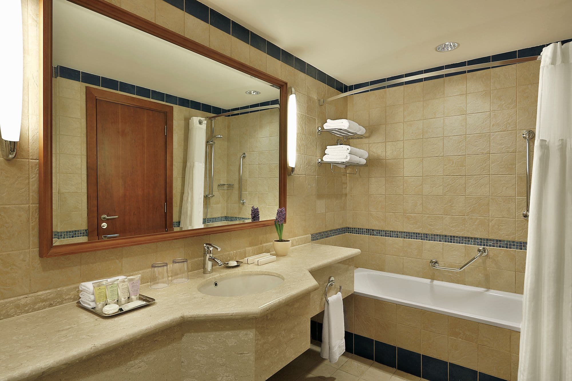 Crowne Plaza Jordan - Dead Sea Resort & Spa — 3