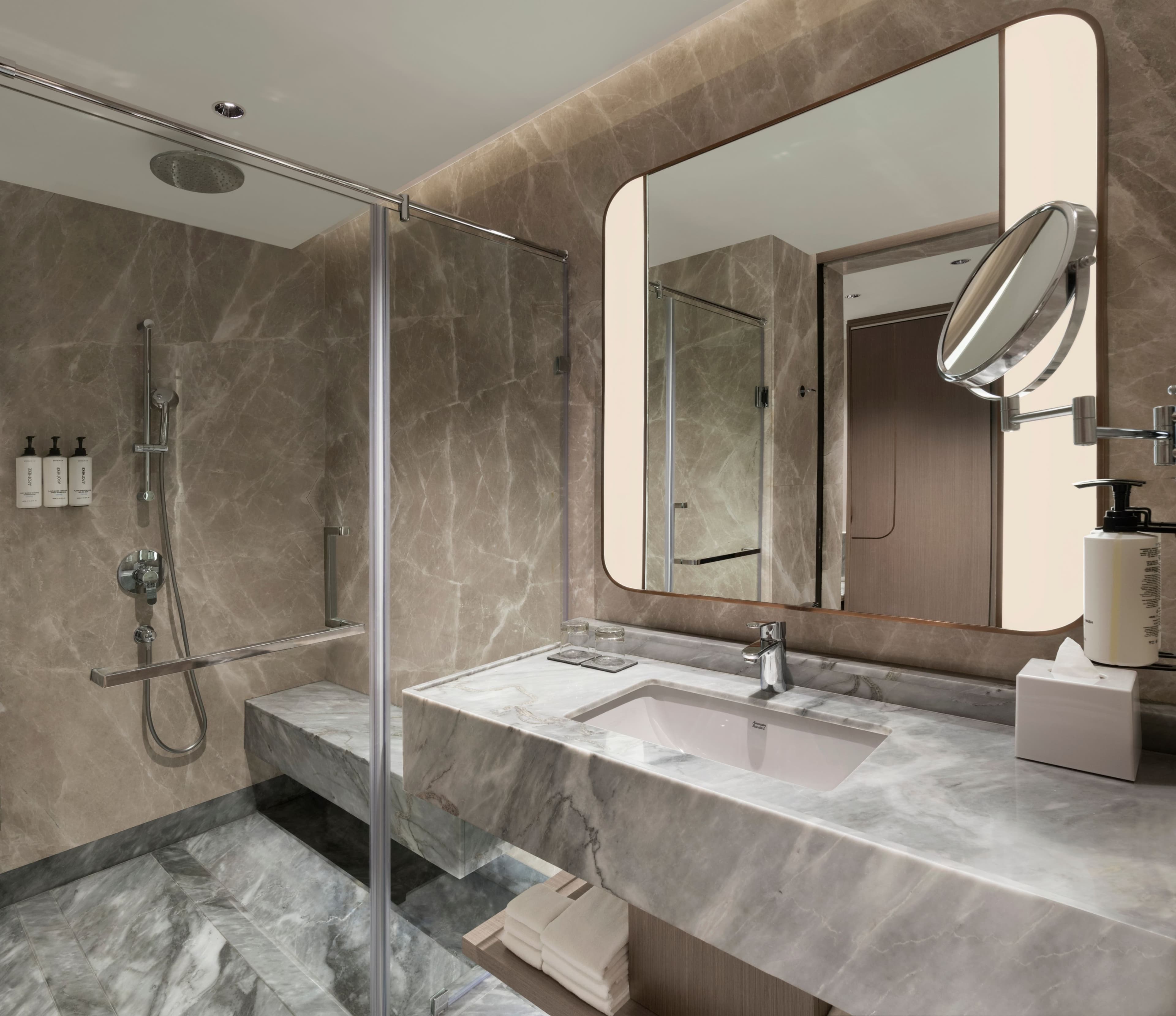 Crowne Plaza Lucknow - Image 3