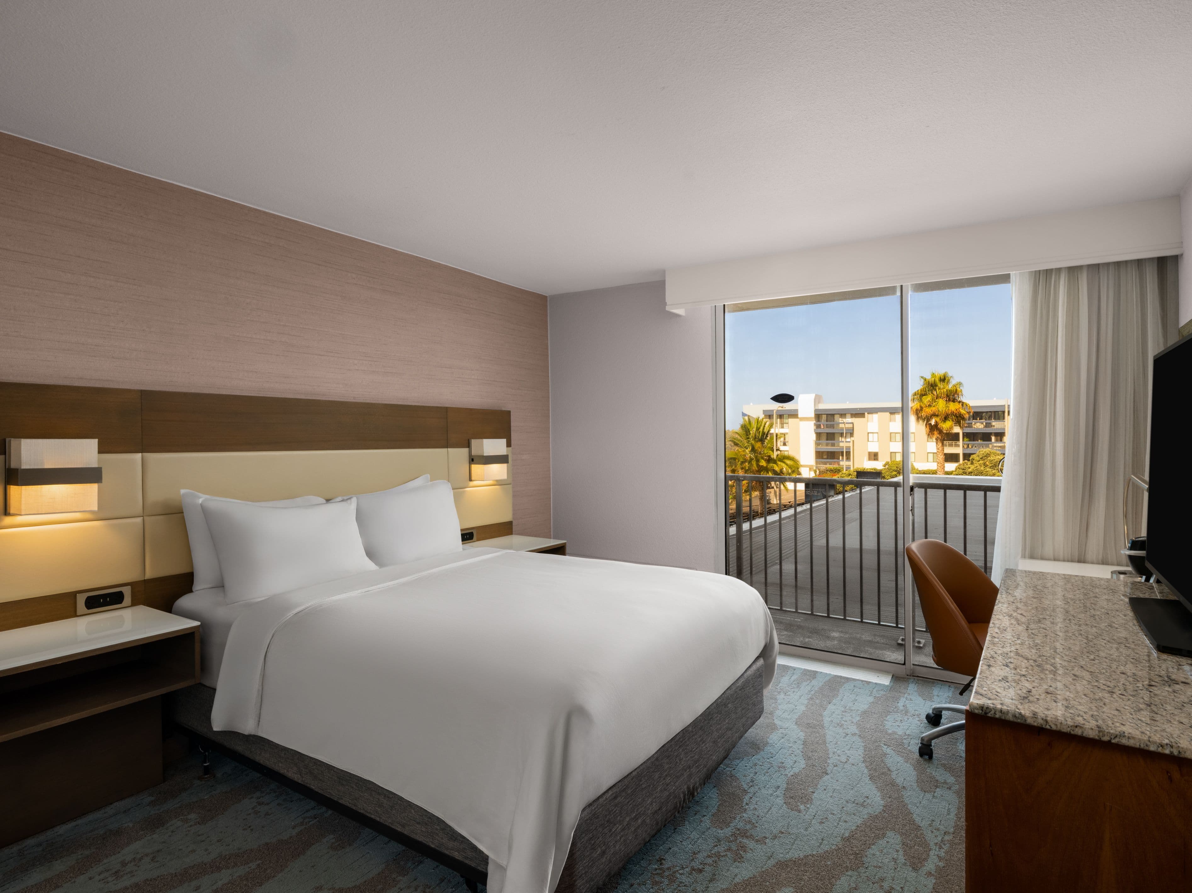 Crowne Plaza Ventura Beach — 18