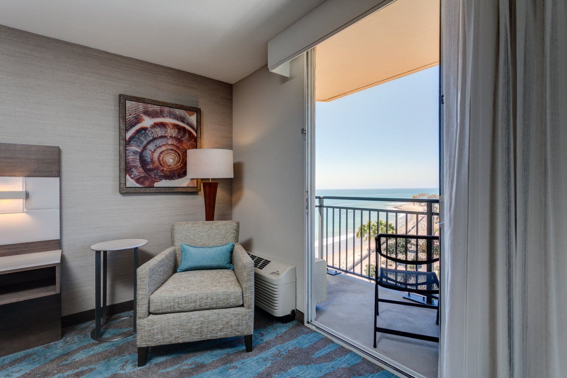 Crowne Plaza Ventura Beach — 10