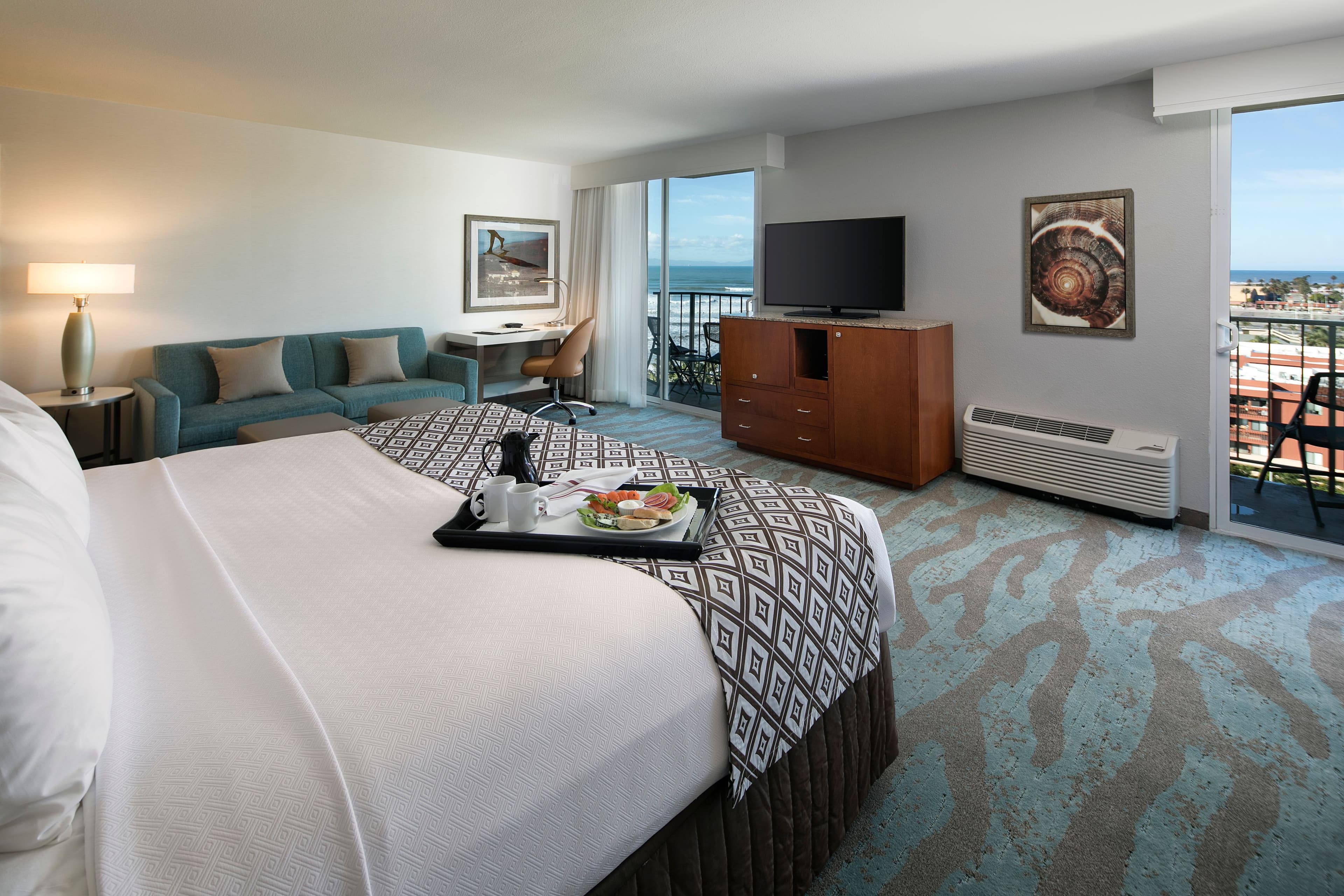 Crowne Plaza Ventura Beach - Image 3