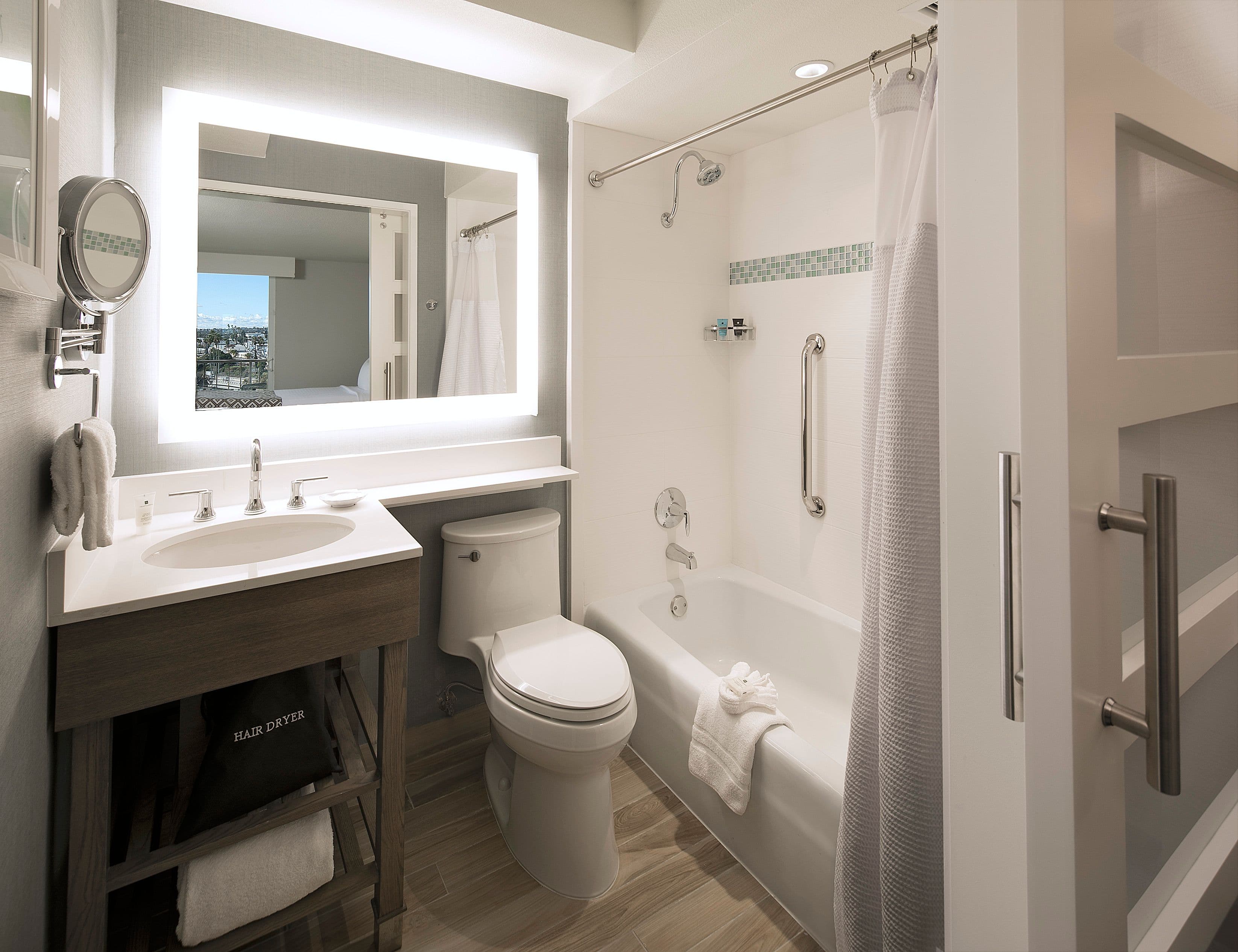 Crowne Plaza Ventura Beach — 17