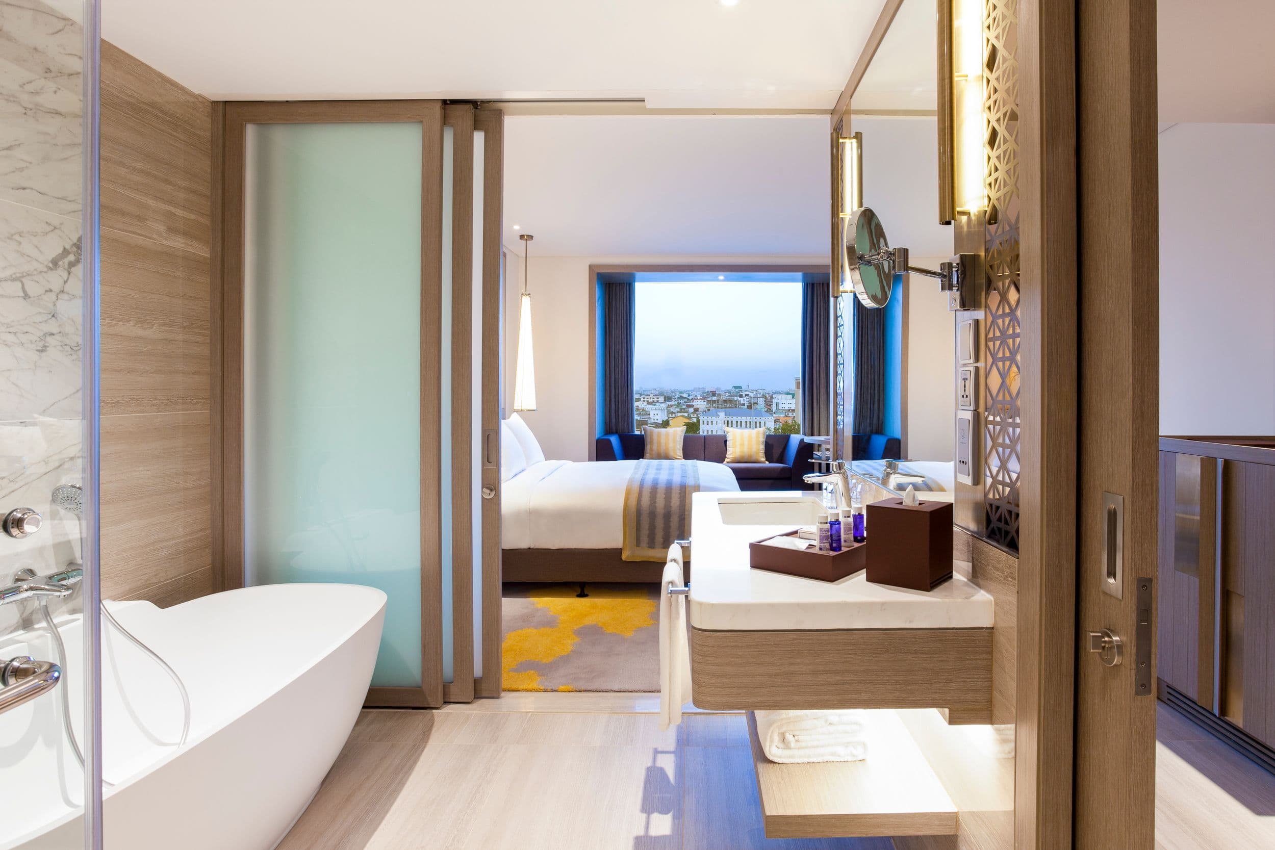 Crowne Plaza Vientiane - Image 3