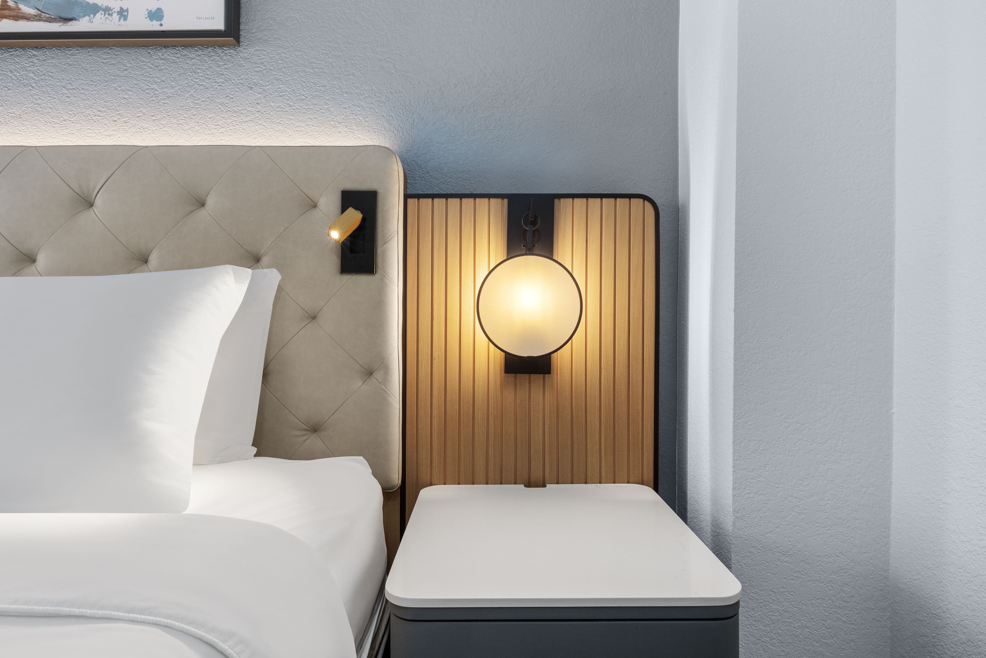 1 King Bed Standard - Image 6