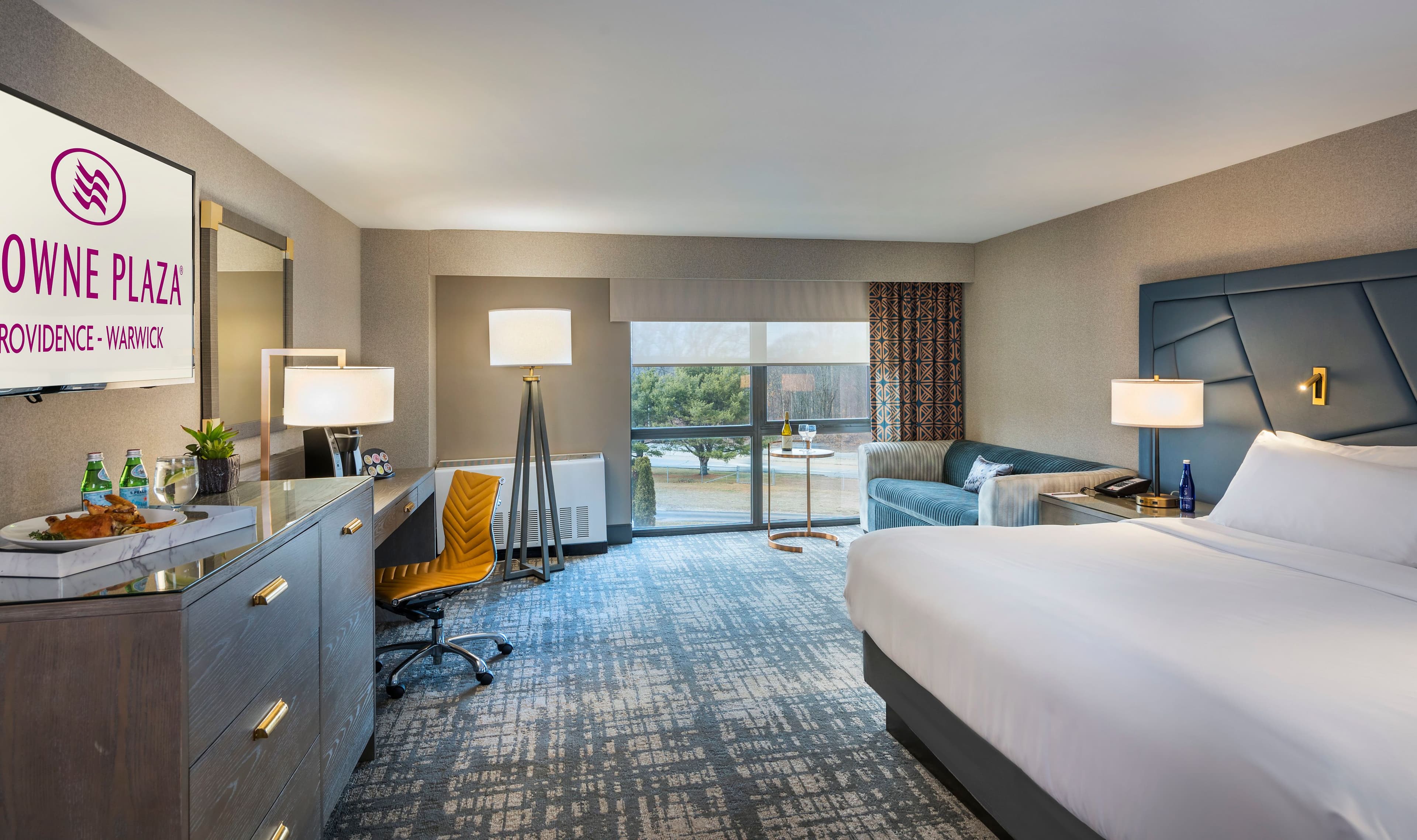 Crowne Plaza Providence-Warwick (Airport) - Image 4