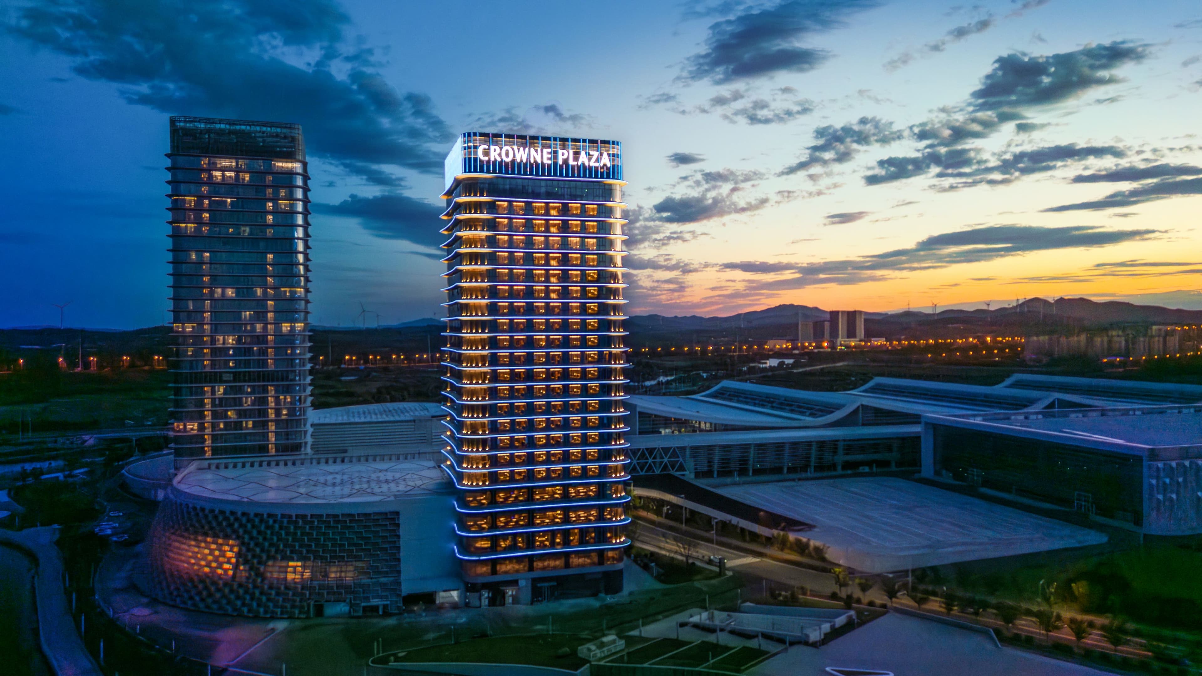 Crowne Plaza Weihai Binhai - Image 1