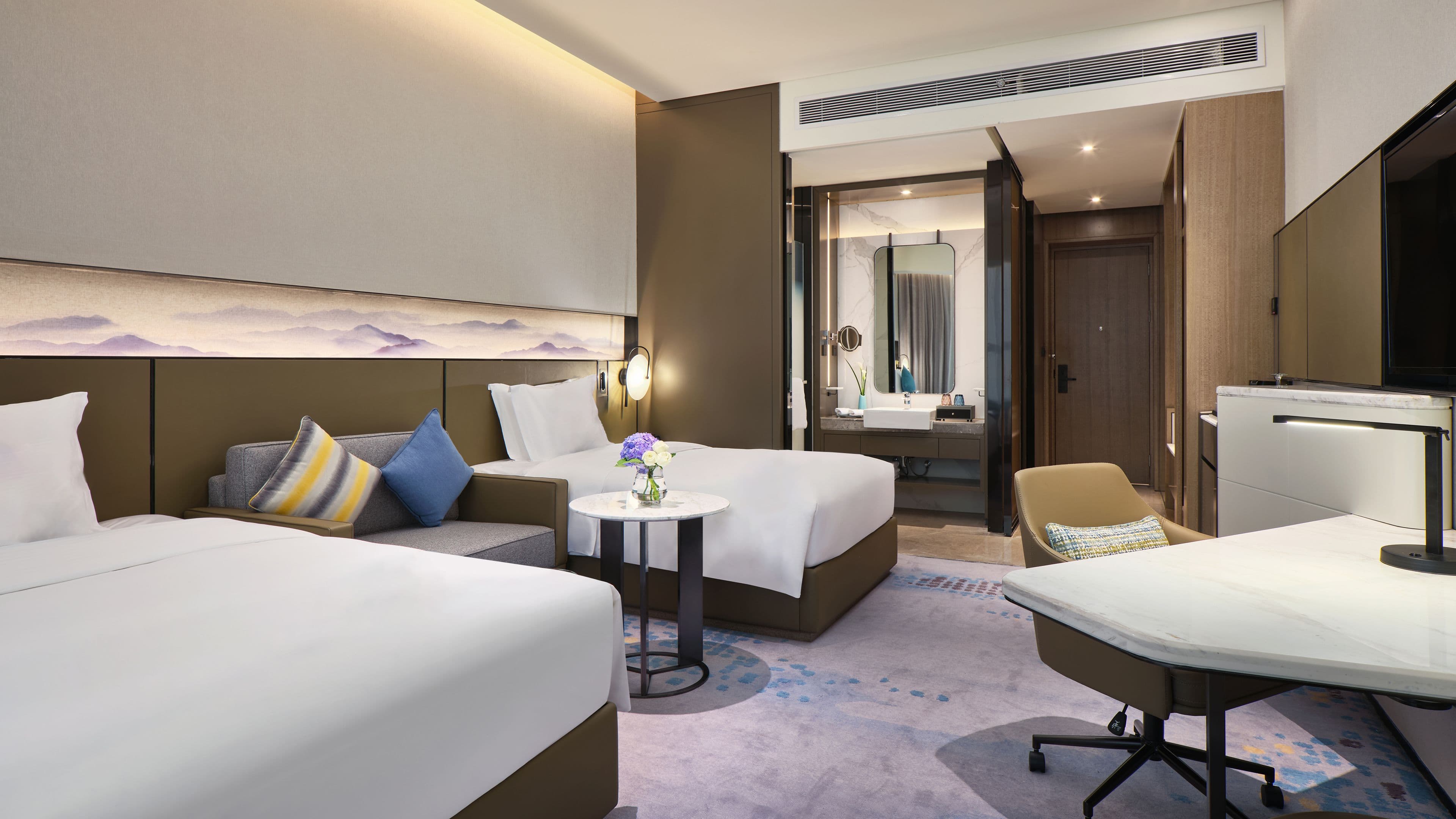 Crowne Plaza Wuhan Development Zone - Image 2
