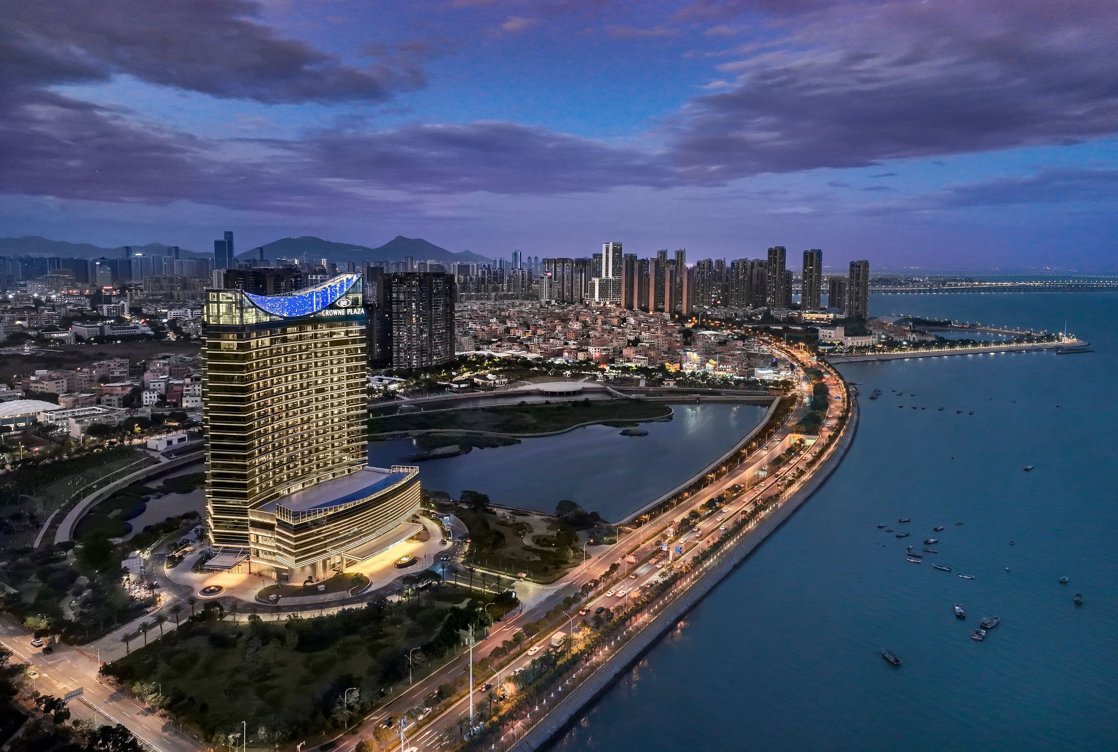 Crowne Plaza Xiamen Jimei Seaview - Image 1