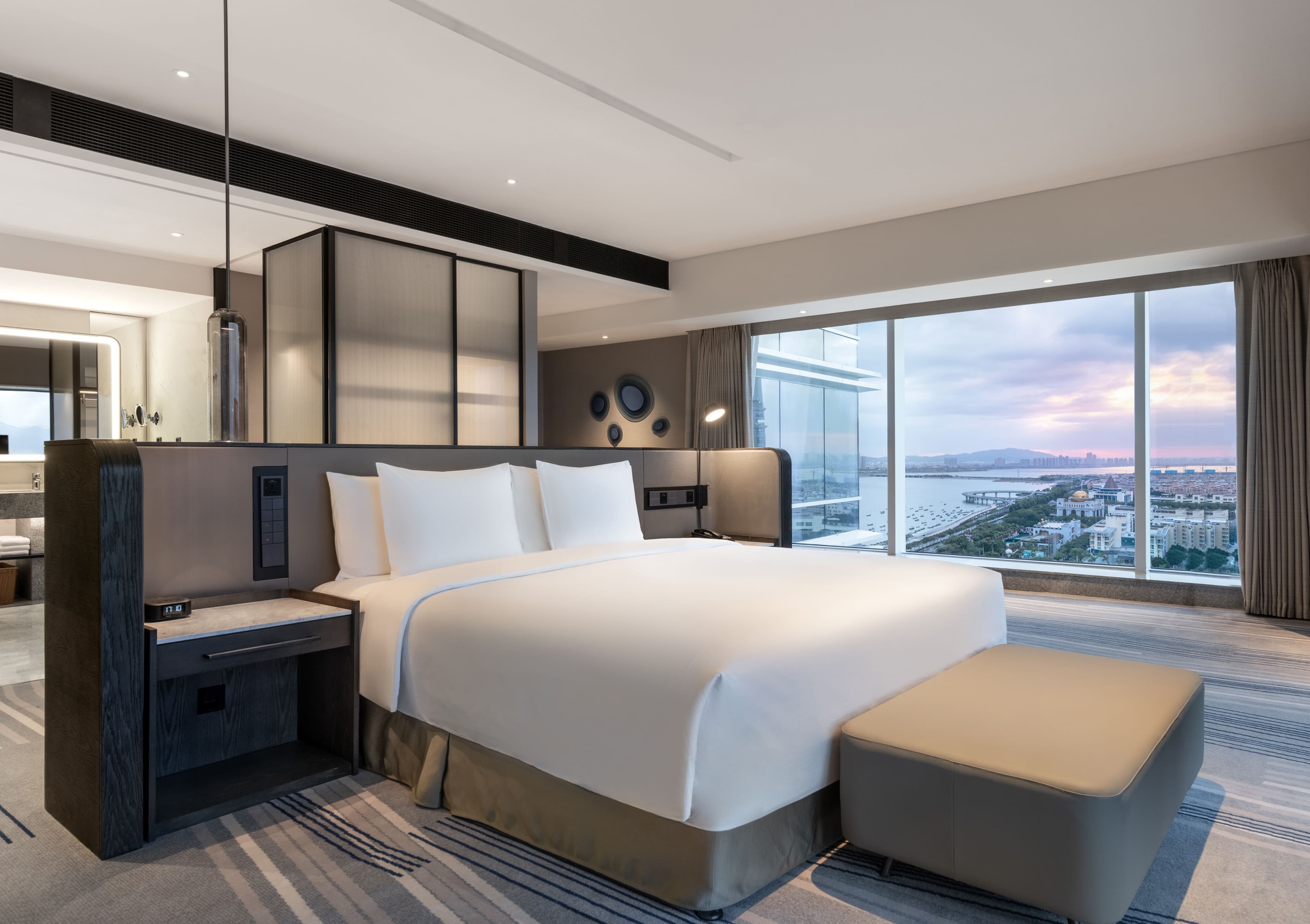 Crowne Plaza Xiamen Jimei Seaview — 24