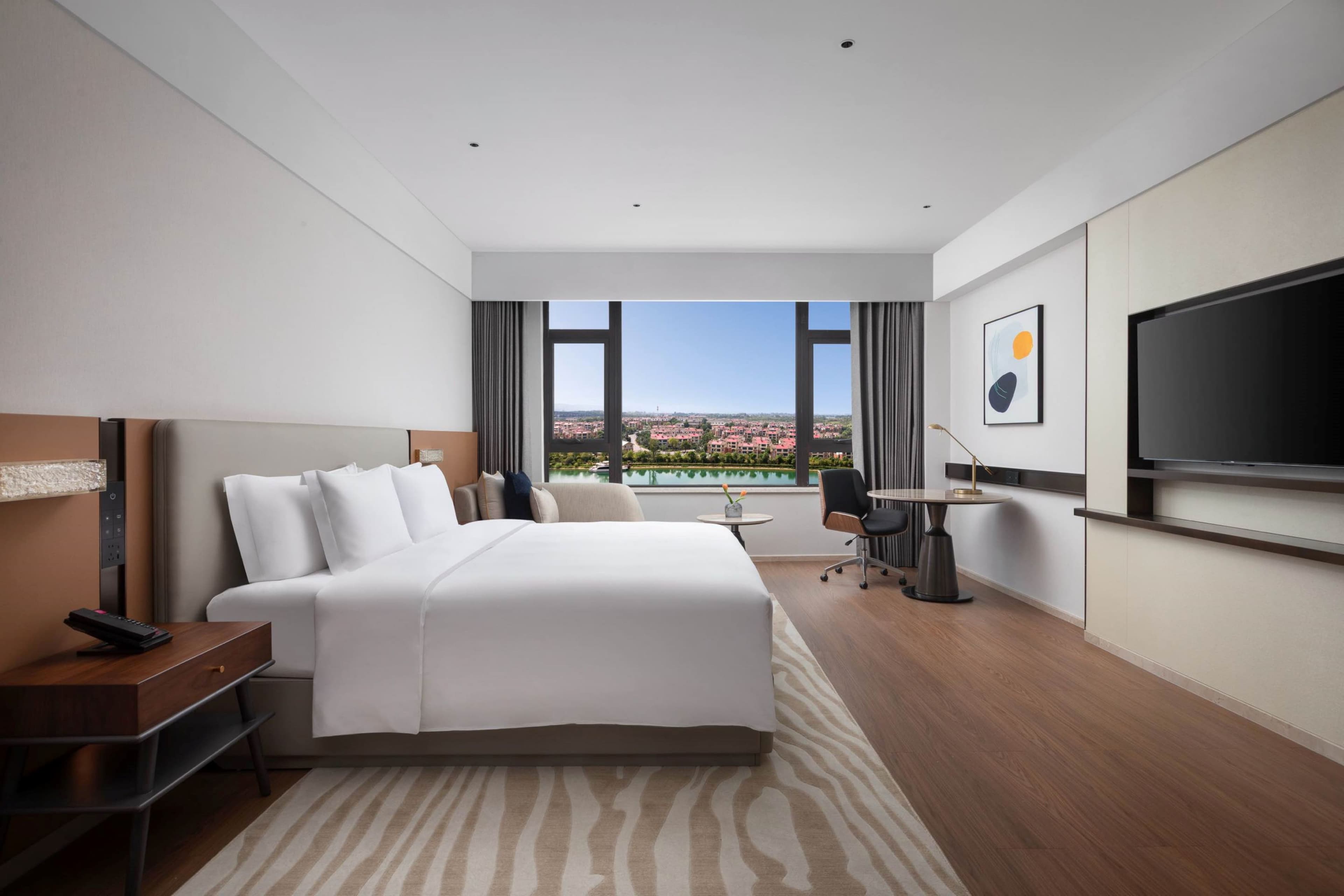 Crowne Plaza Xiangyang Fuchun Lakeside — 7