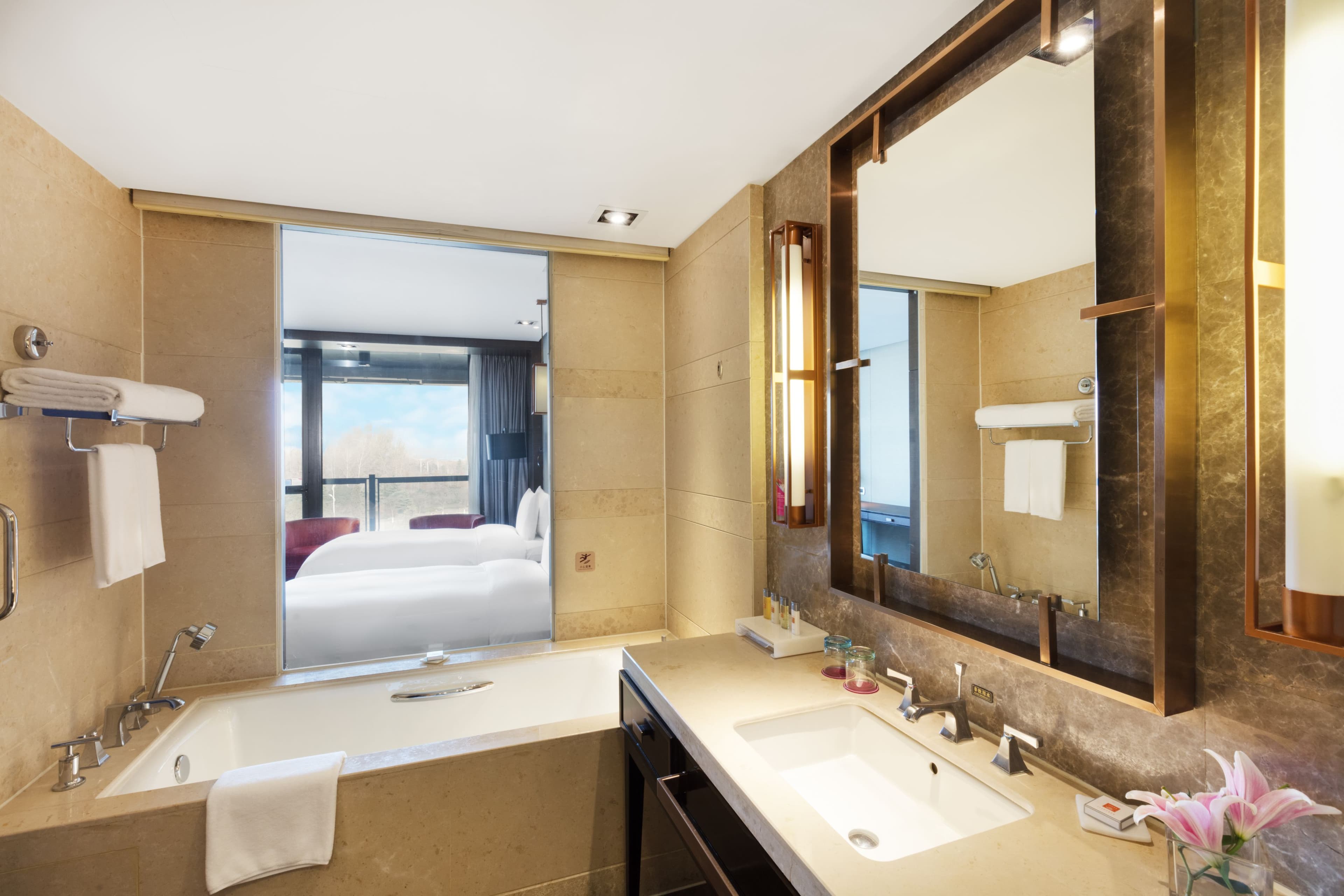 Crowne Plaza Xuzhou Dalong Lake — 2