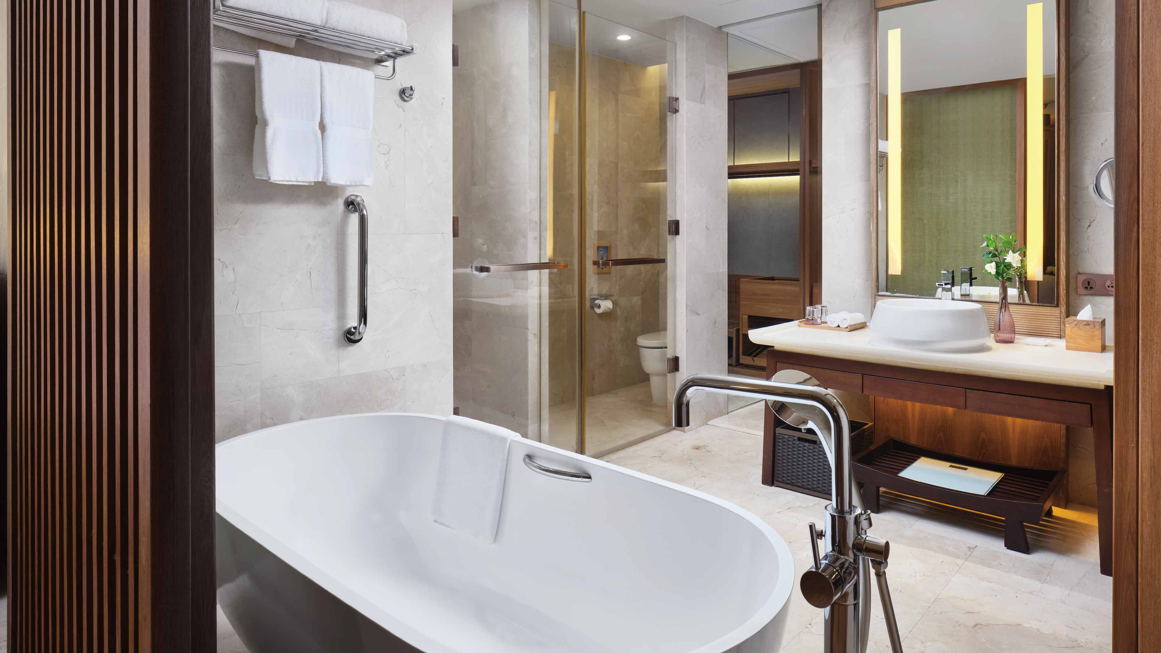 Crowne Plaza Hailing Island - Image 3