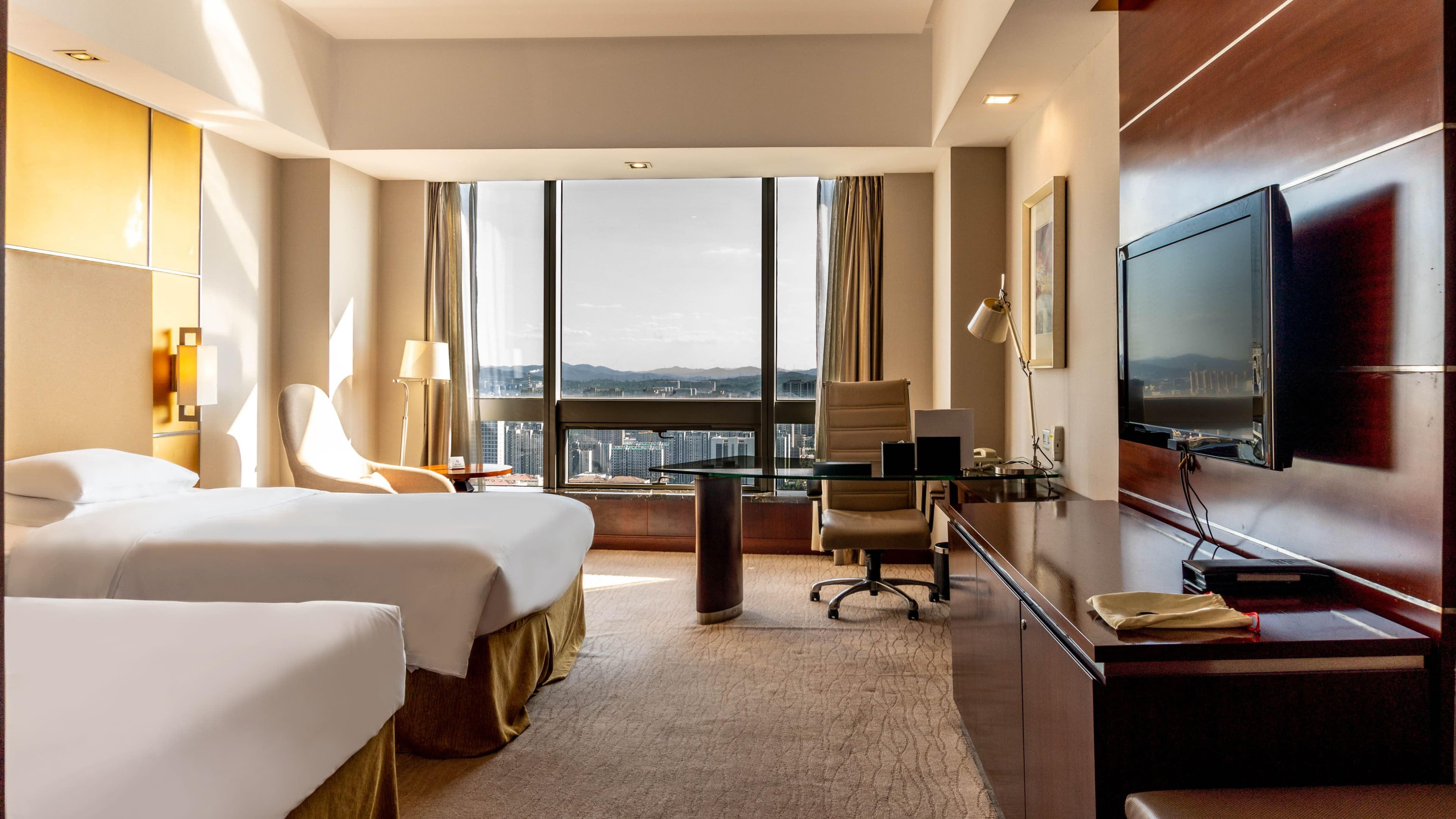 Crowne Plaza Yantai Sea View — 10