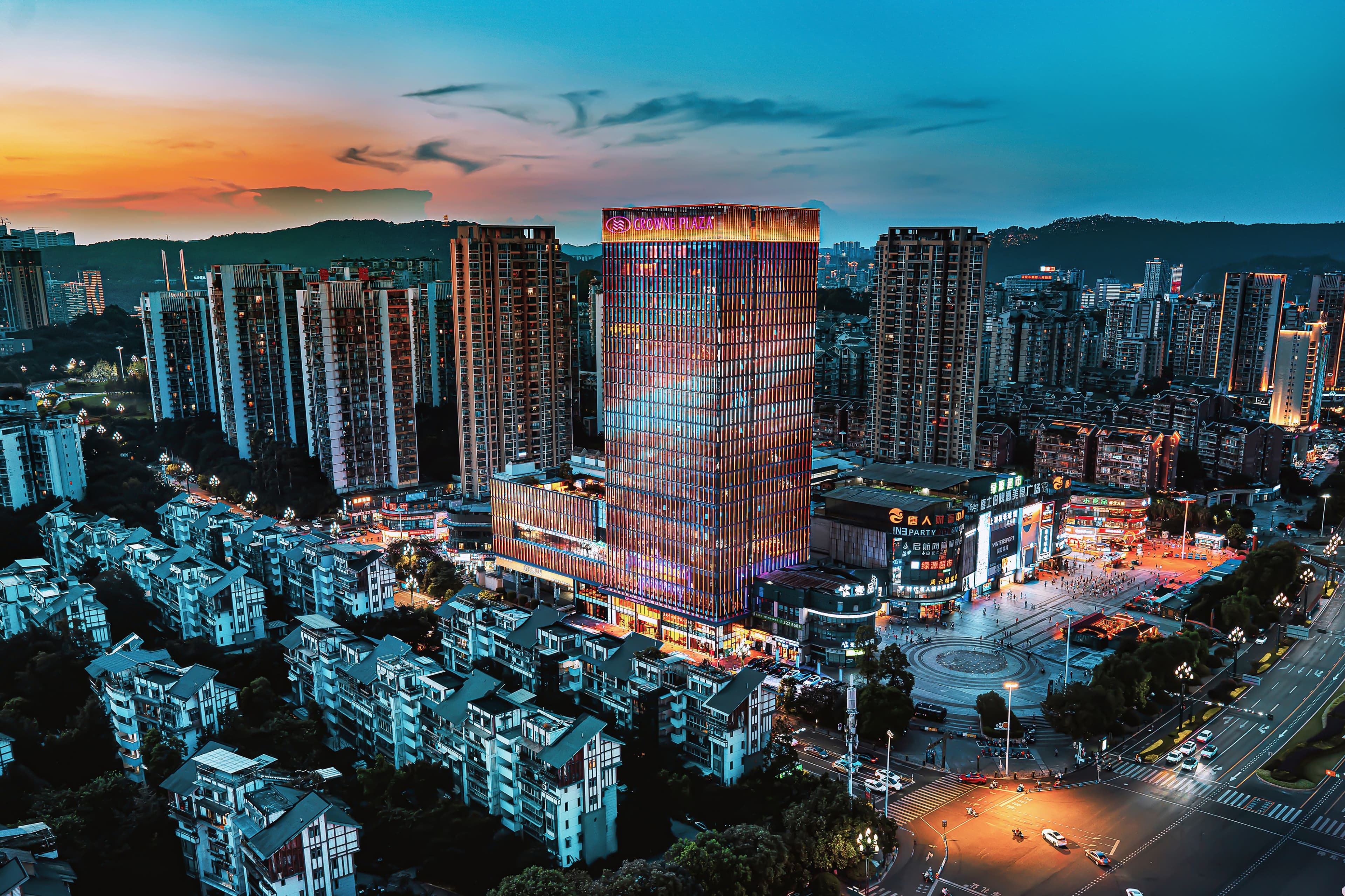 Crowne Plaza Yibin - Image 1