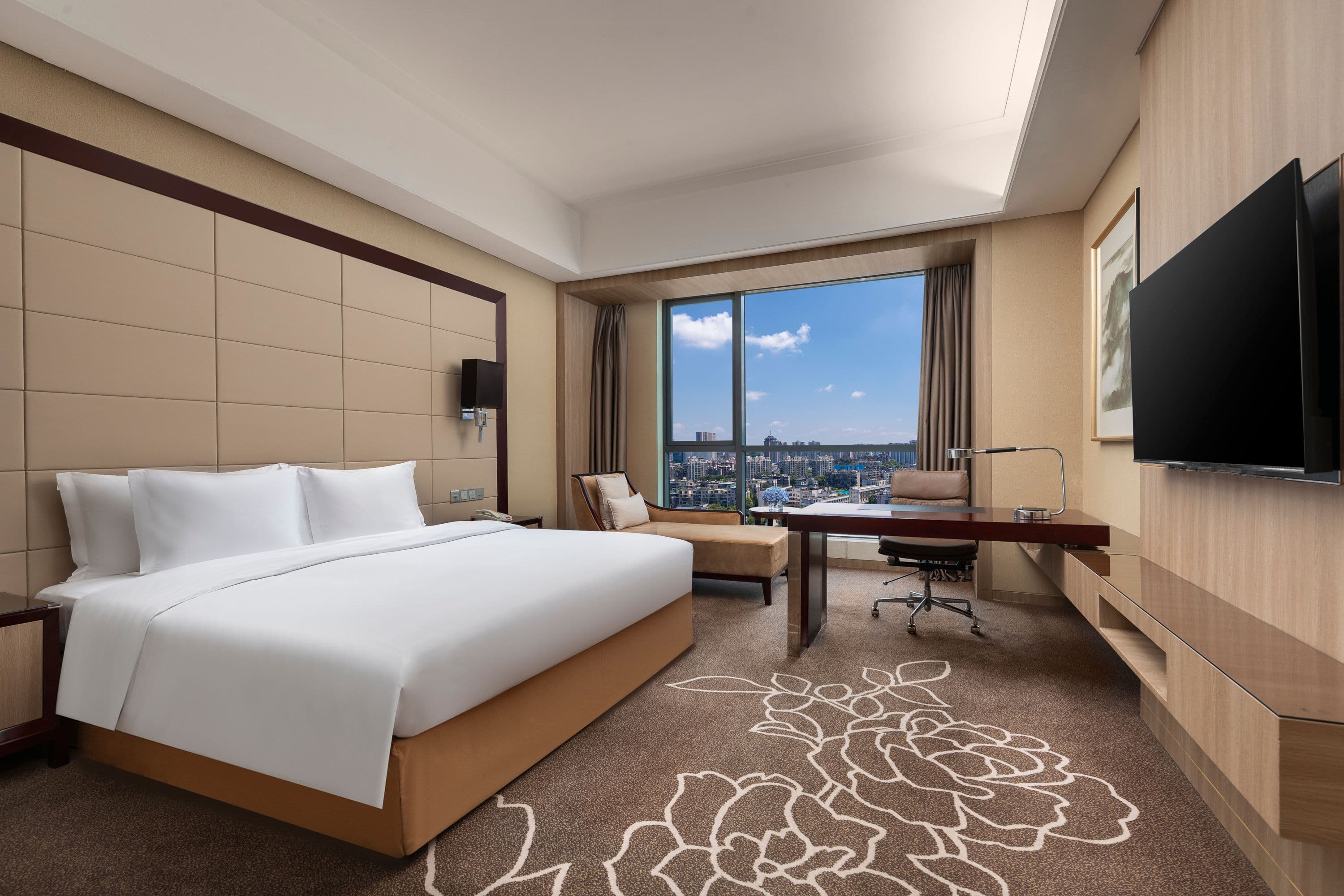 Crowne Plaza Yichang - Image 5