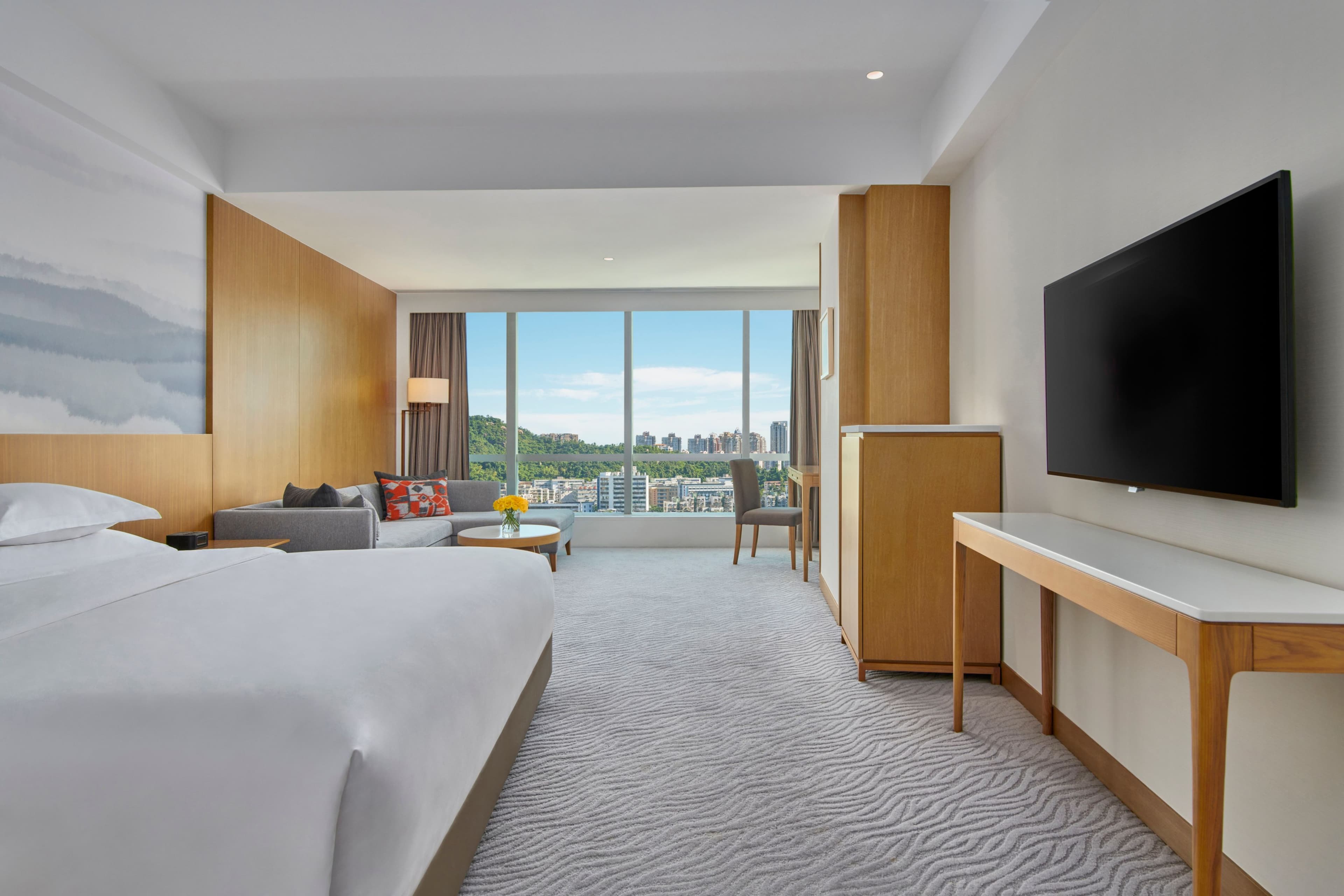 Crowne Plaza Zhuhai City Center - Image 2