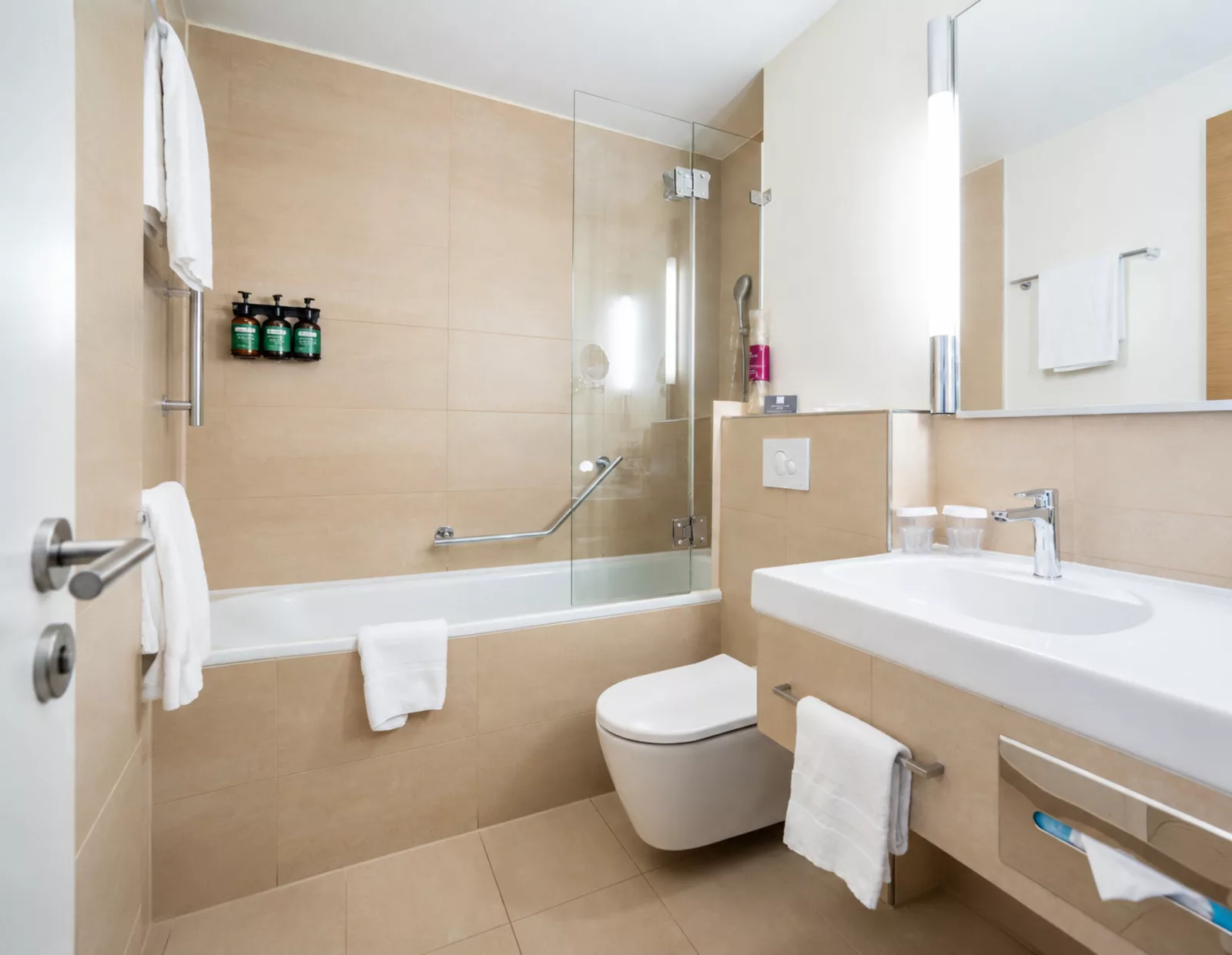 Crowne Plaza Zurich — 9