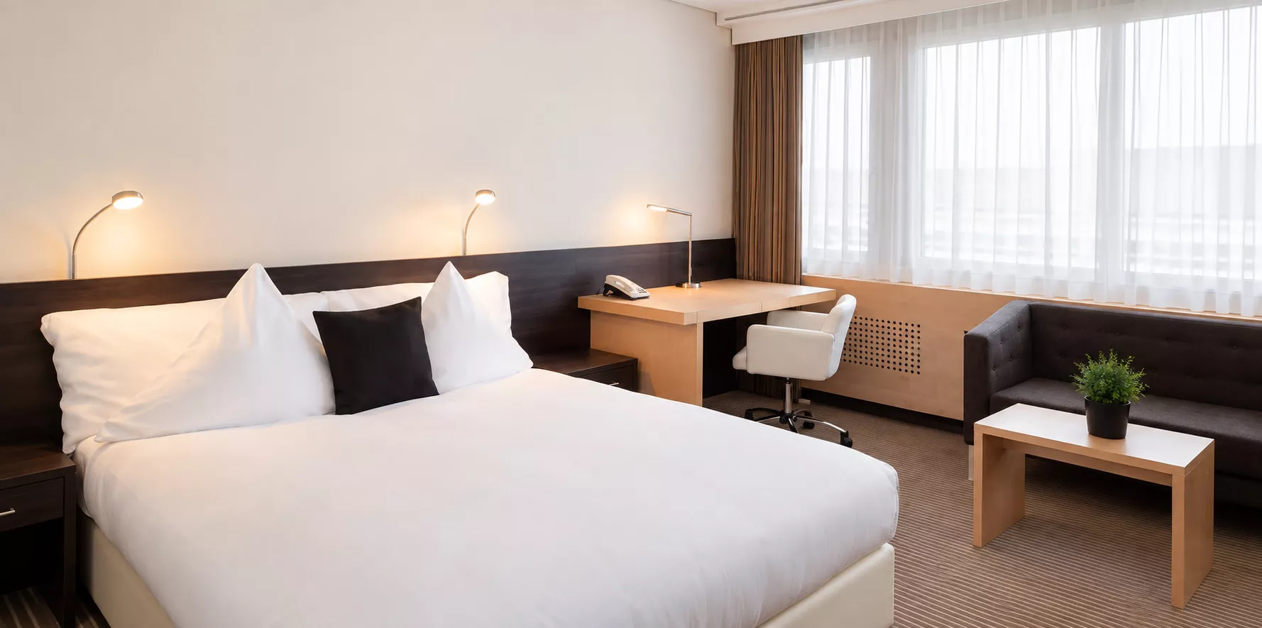 Crowne Plaza Zurich — 6