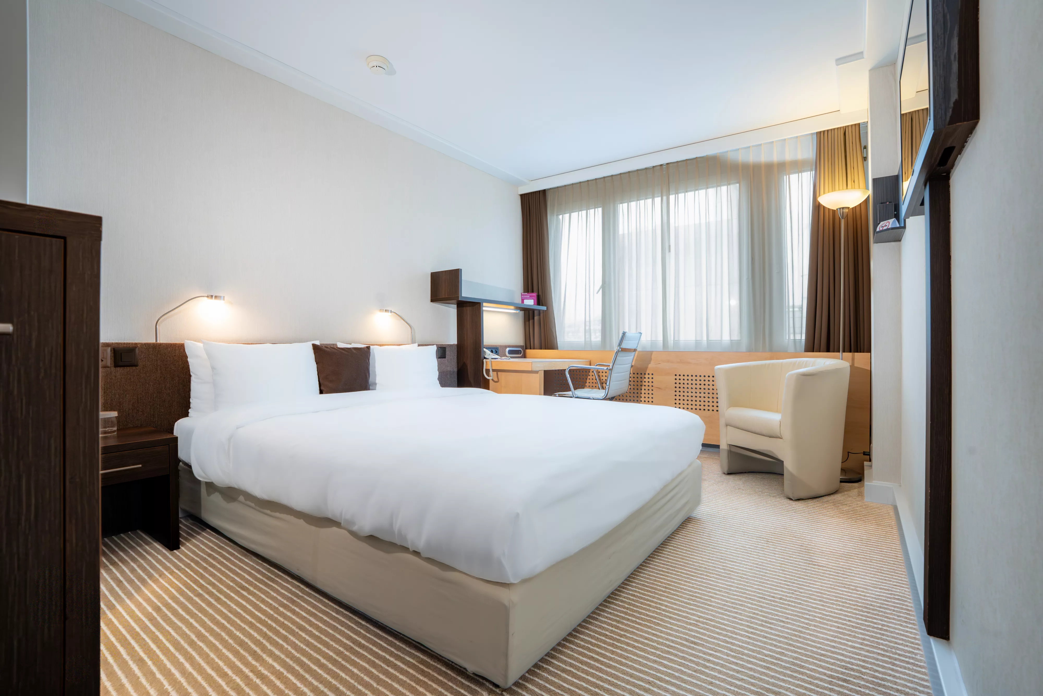 Crowne Plaza Zurich — 11