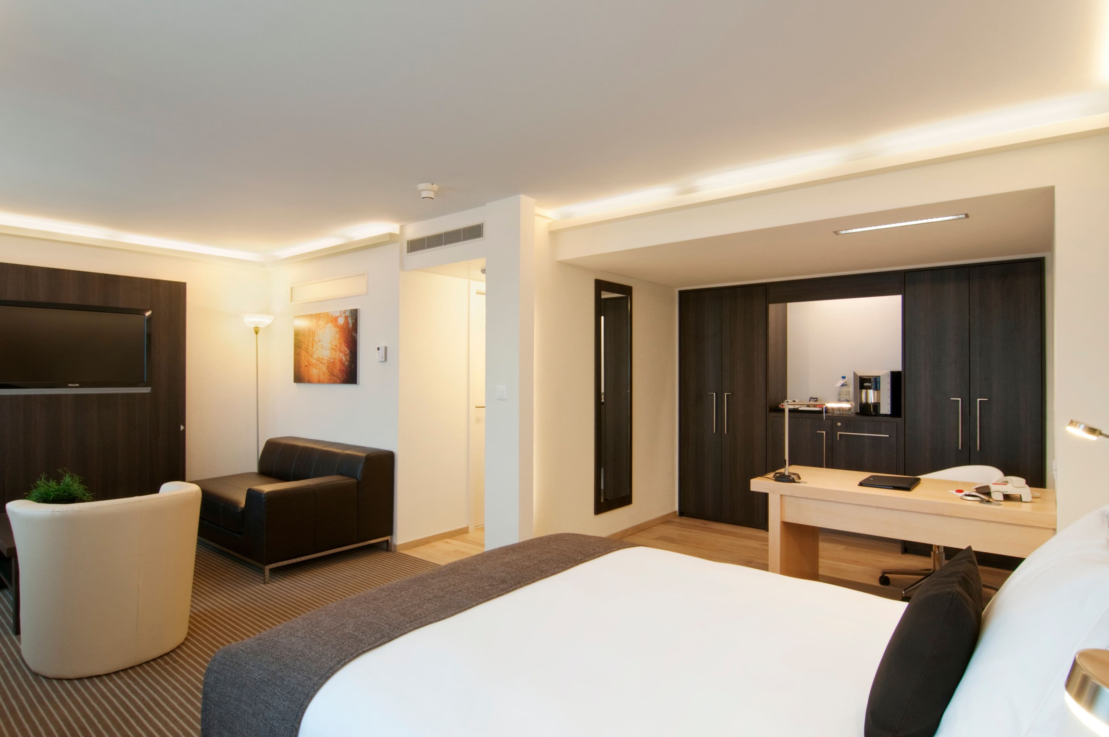 Crowne Plaza Zurich — 18