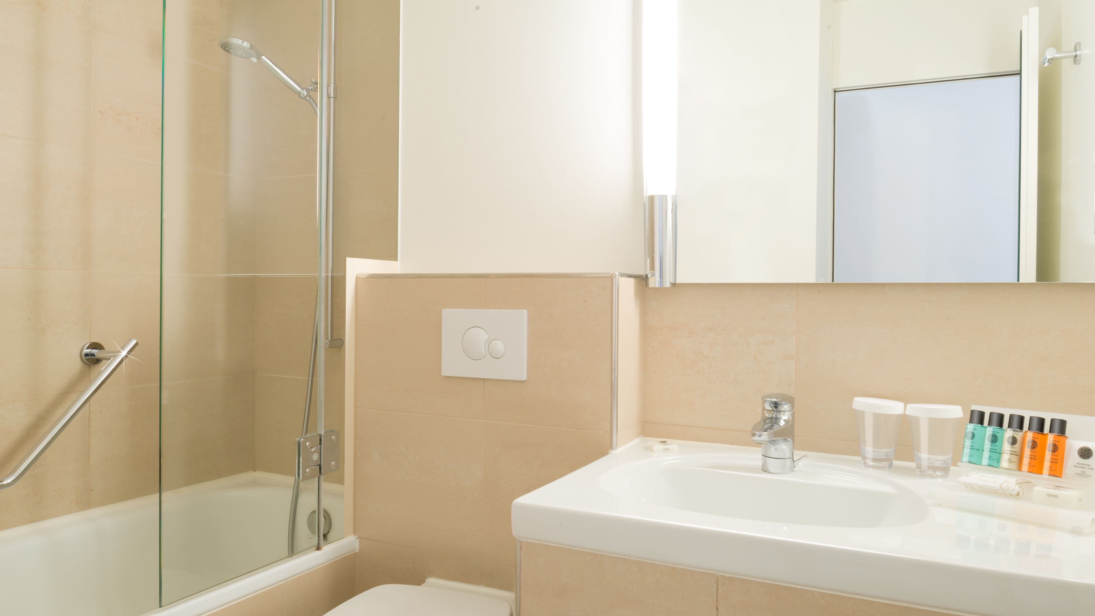 Crowne Plaza Zurich — 6