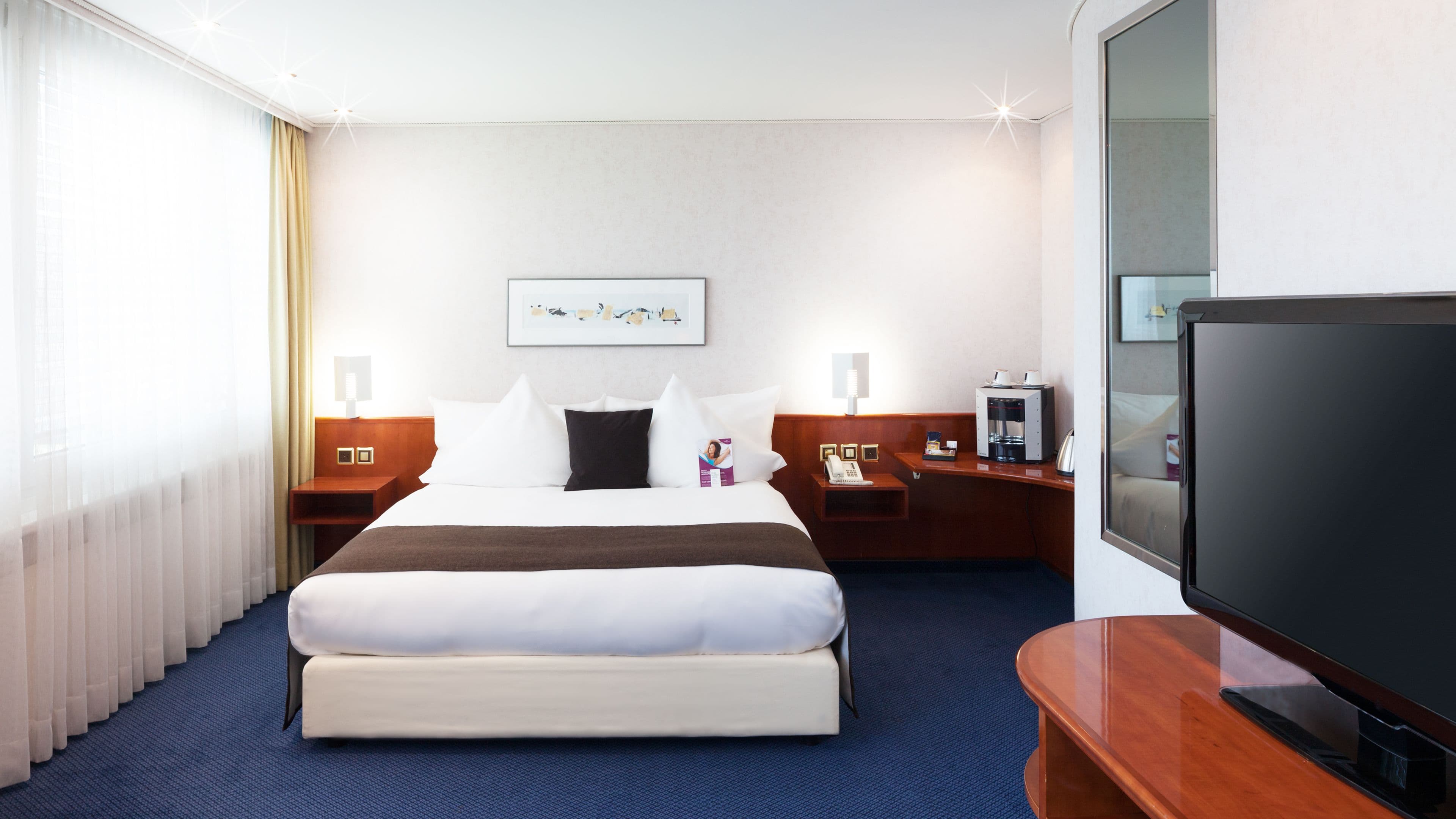 Crowne Plaza Zurich — 17