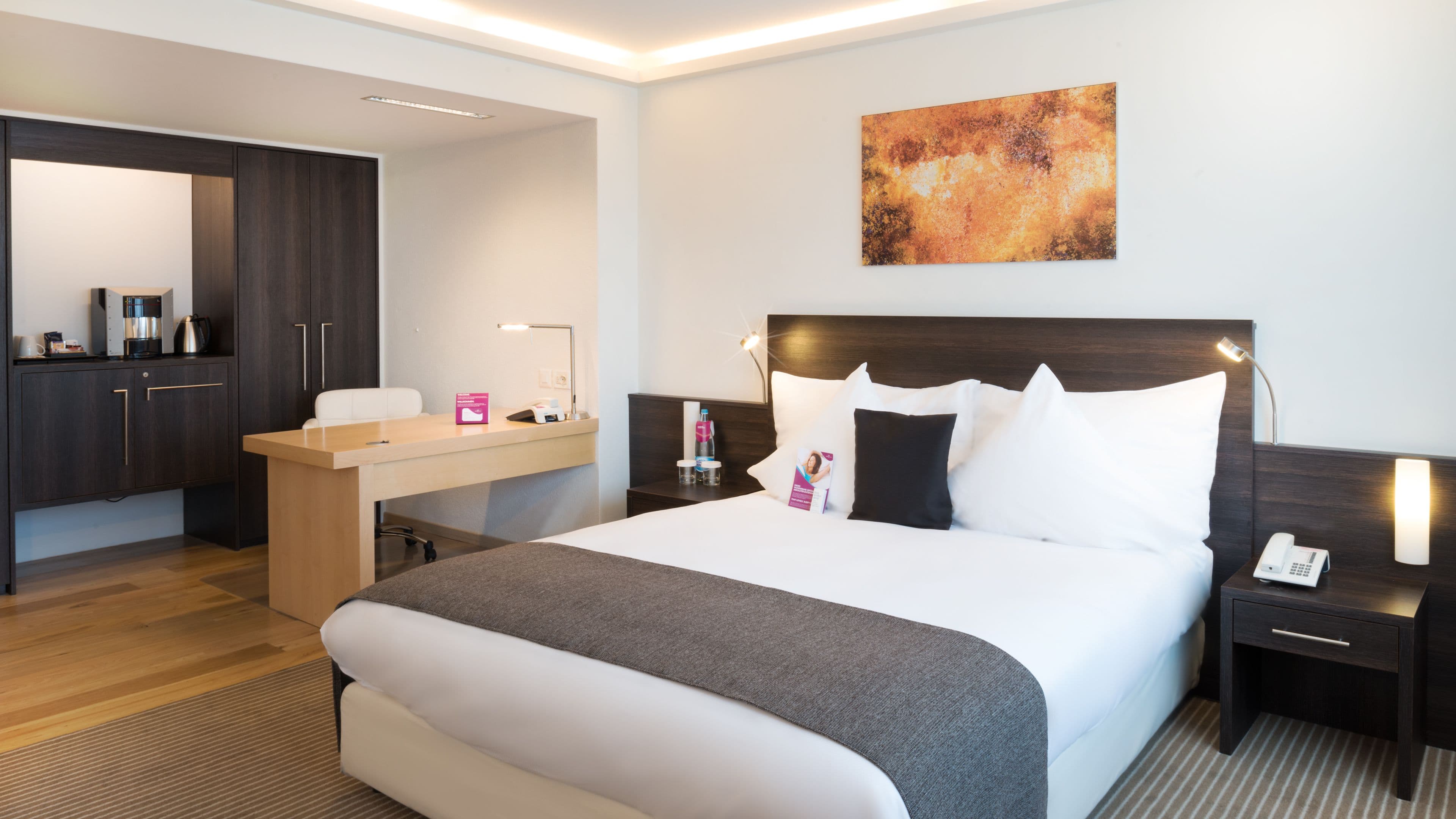 Crowne Plaza Zurich — 16