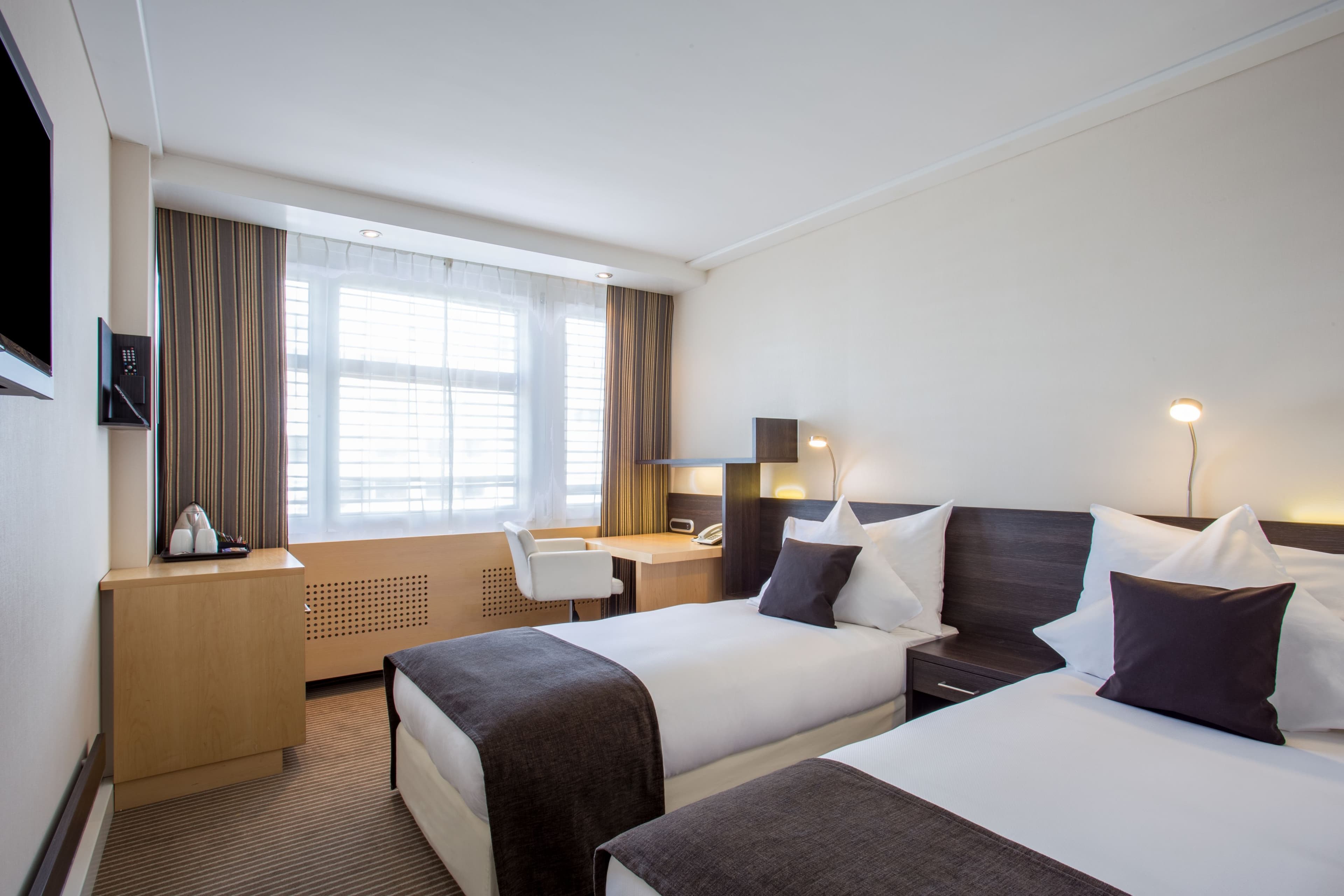 Crowne Plaza Zurich — 13