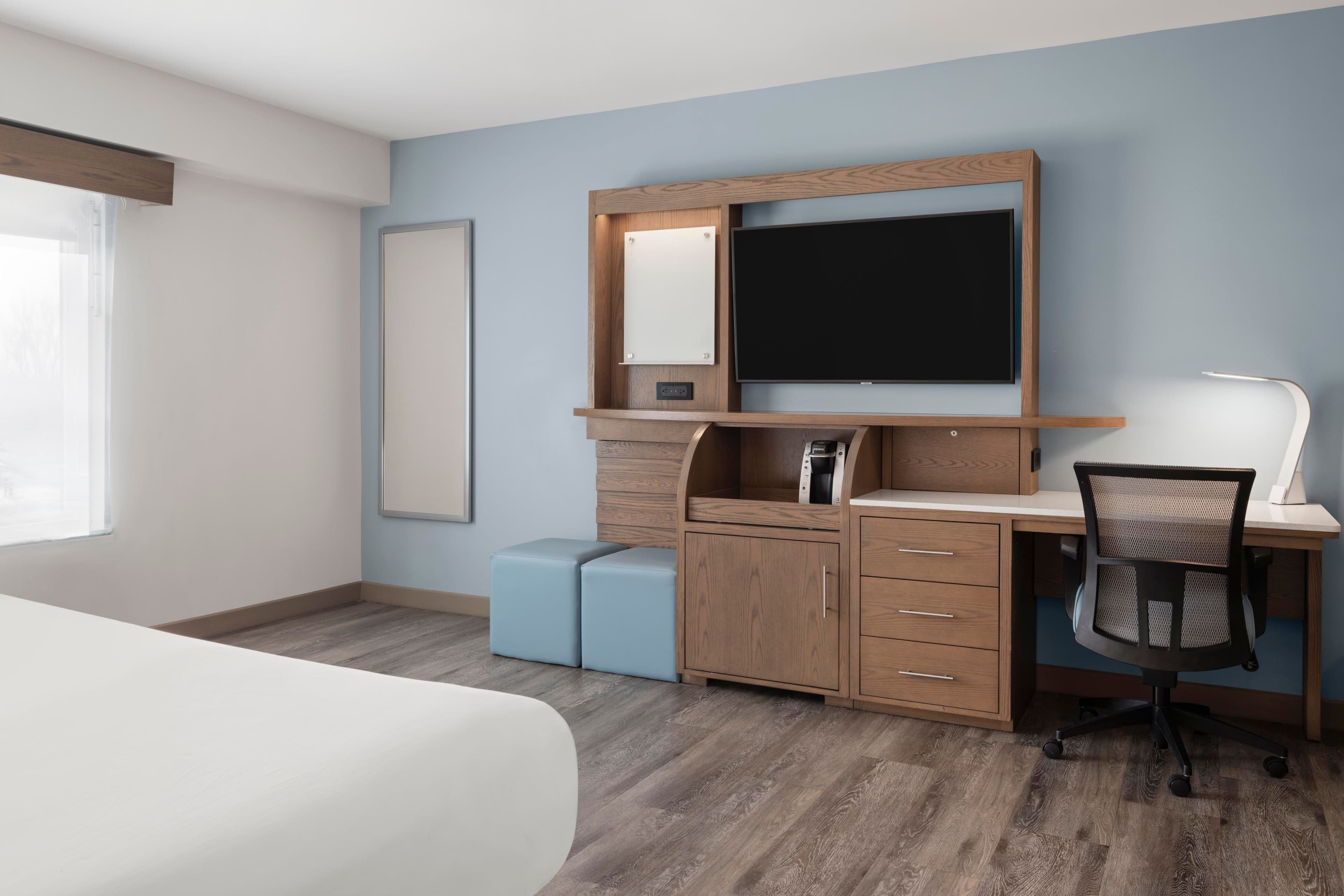 1 King Standard Communications Mobility Accessible Tub - Image 3