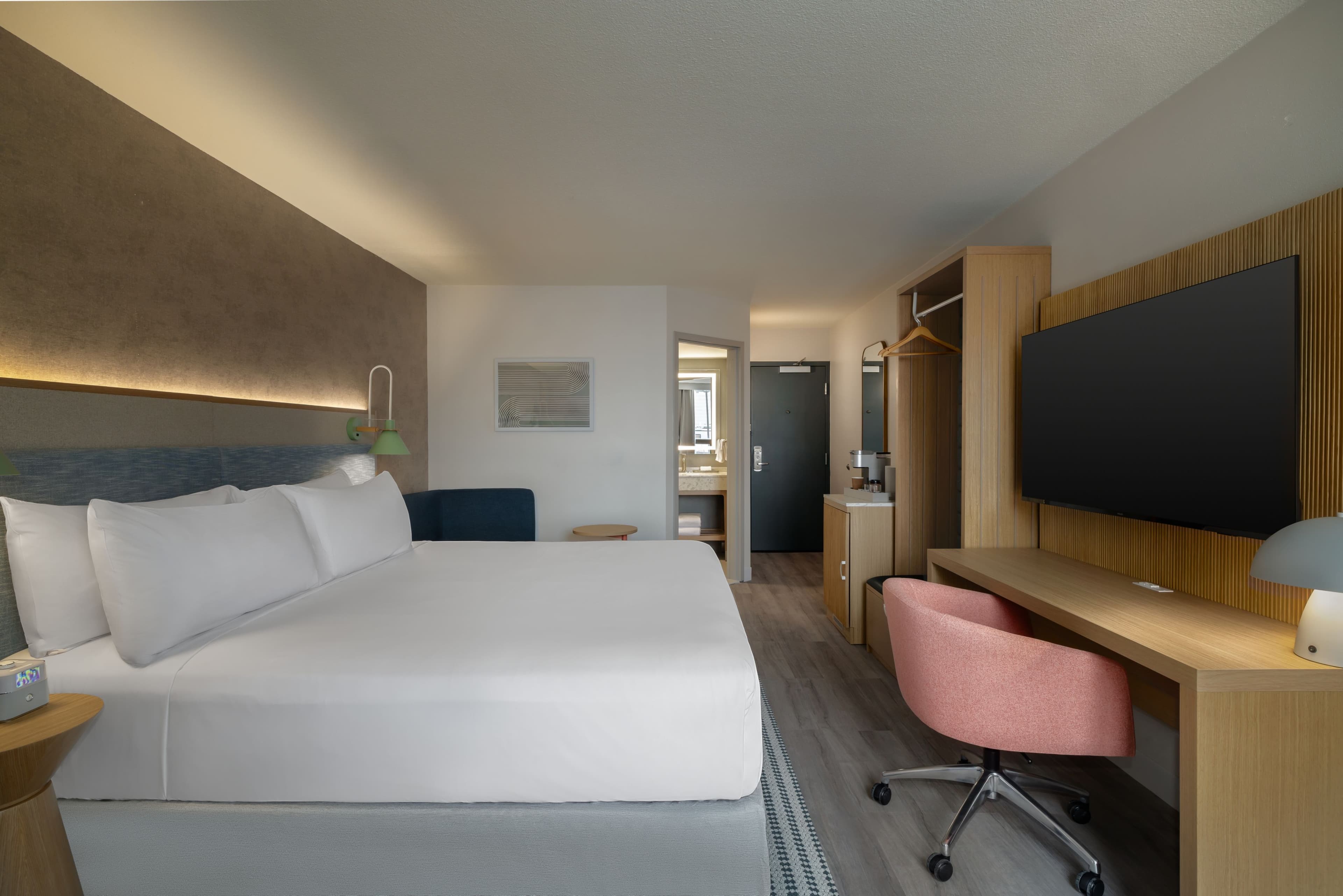 EVEN Hotel Detroit North - Troy — 10