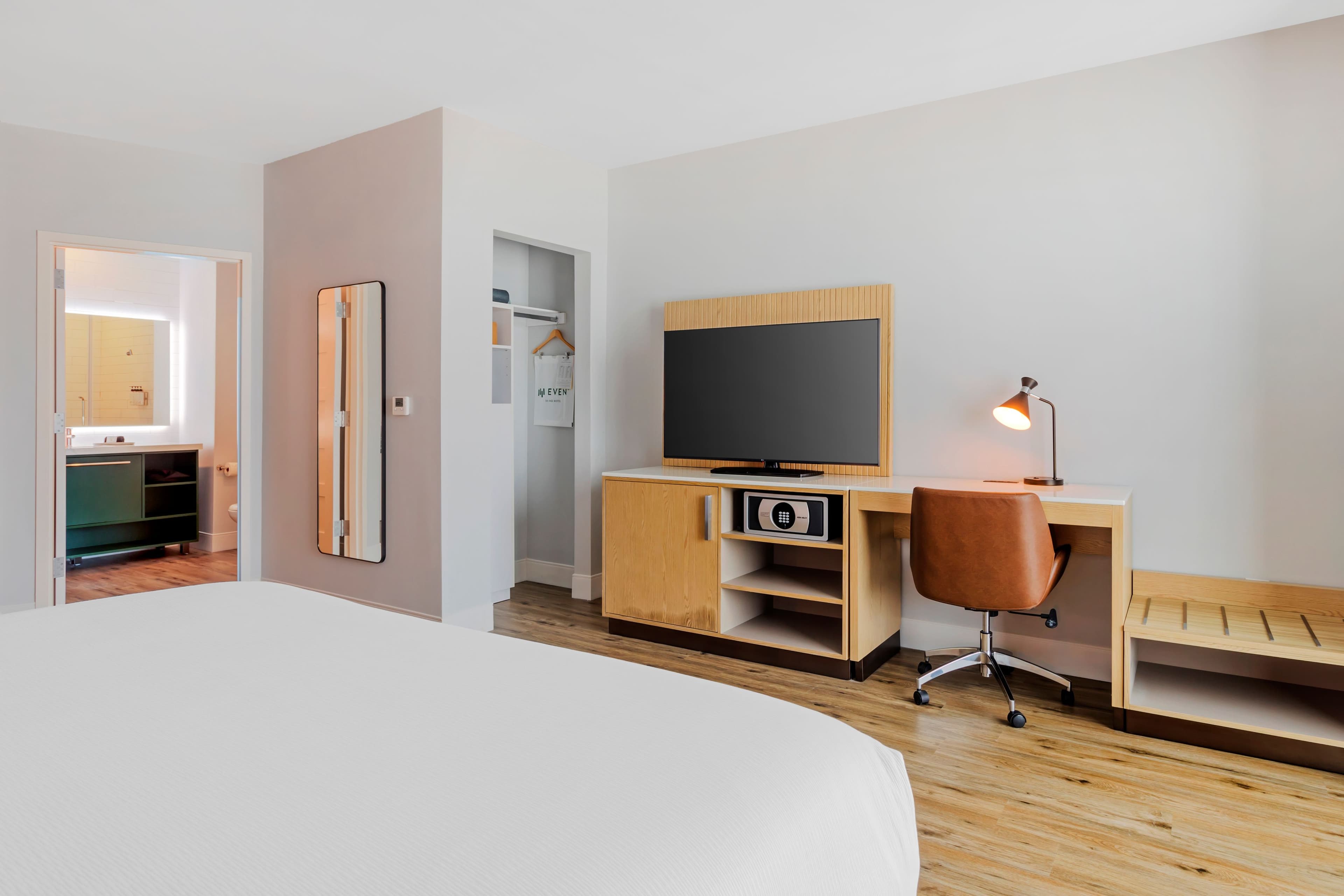EVEN Hotel Waco - University Area - Image 5