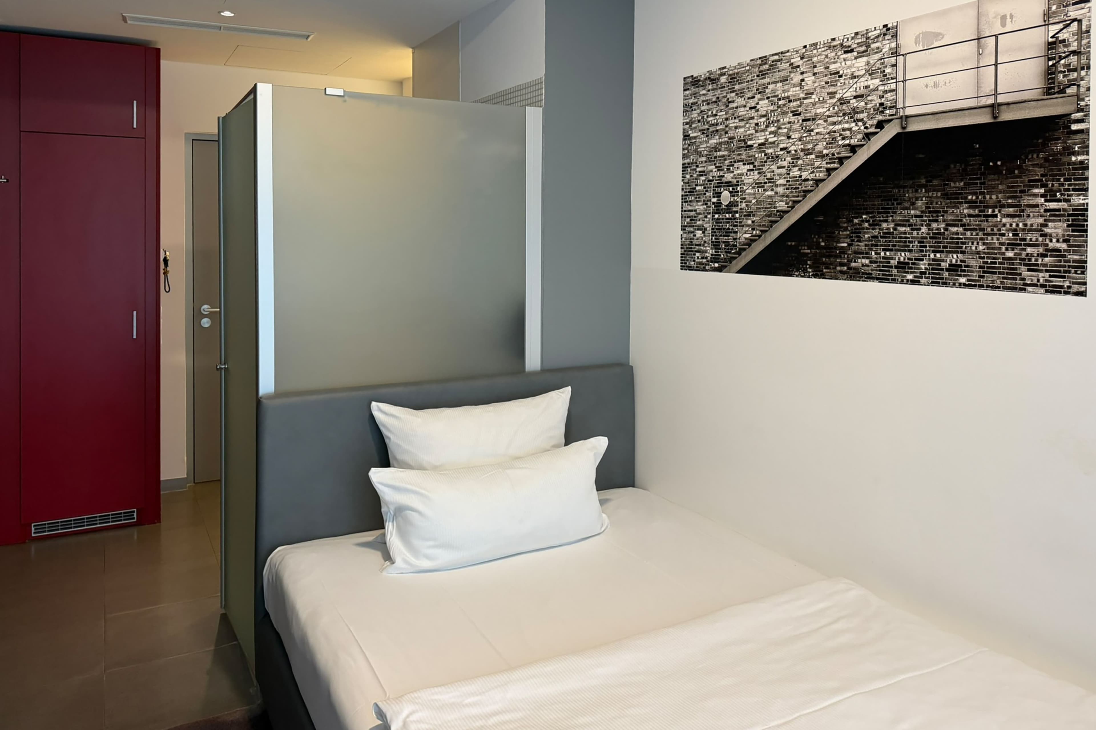 Standard Room - Image 8