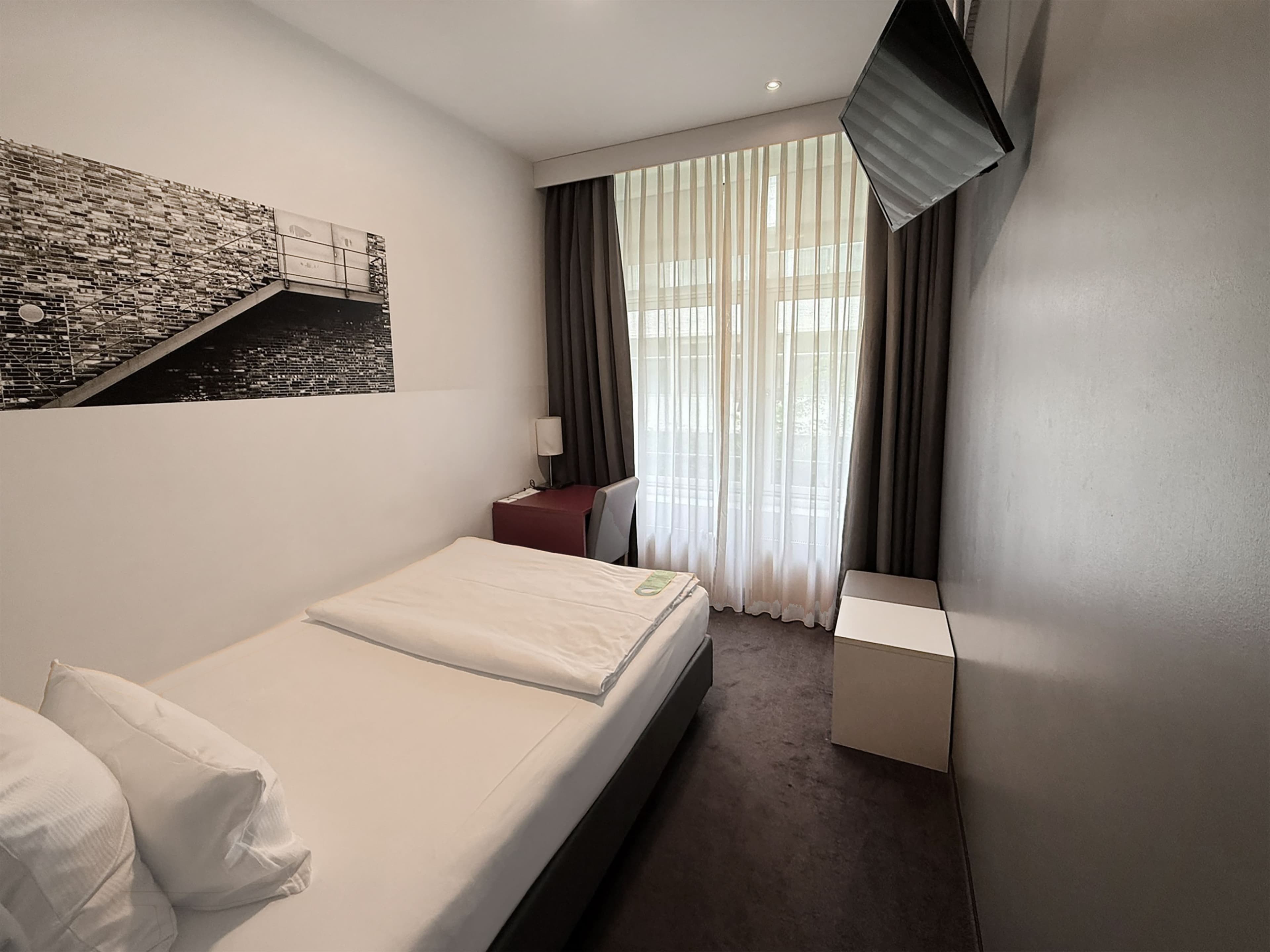 Standard Room - Image 9