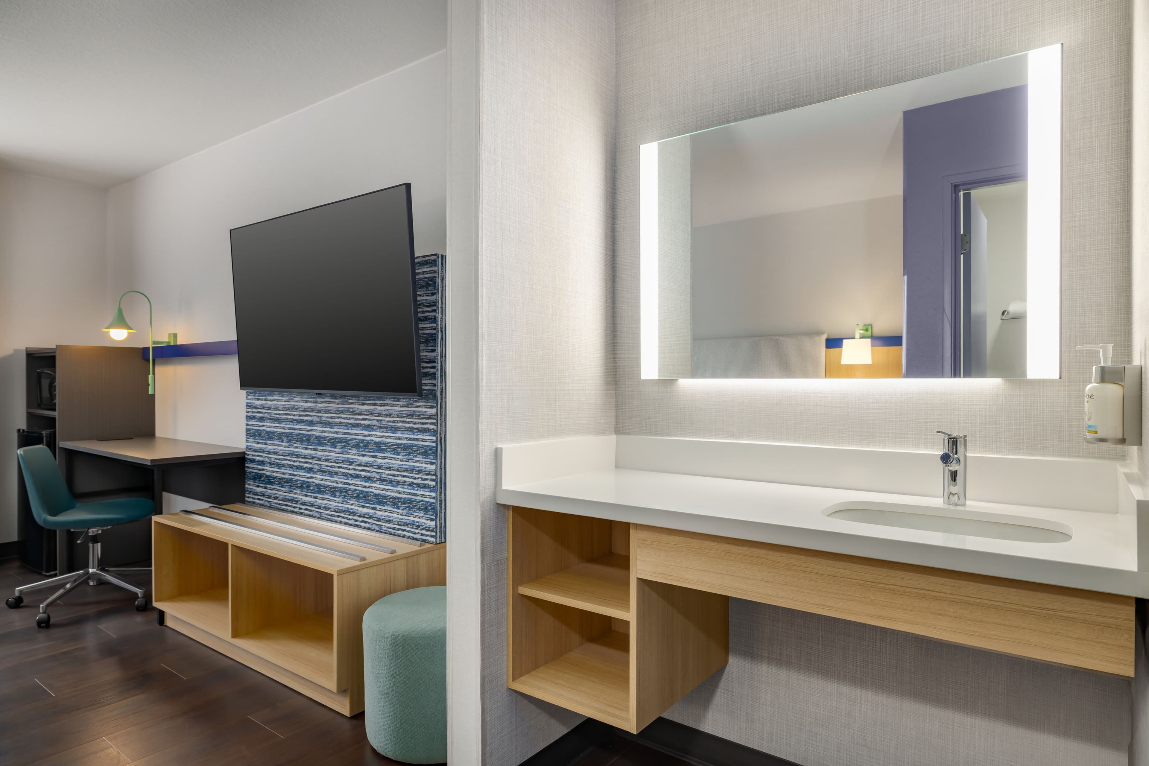 Garner Hotel Boise Airport - Image 4
