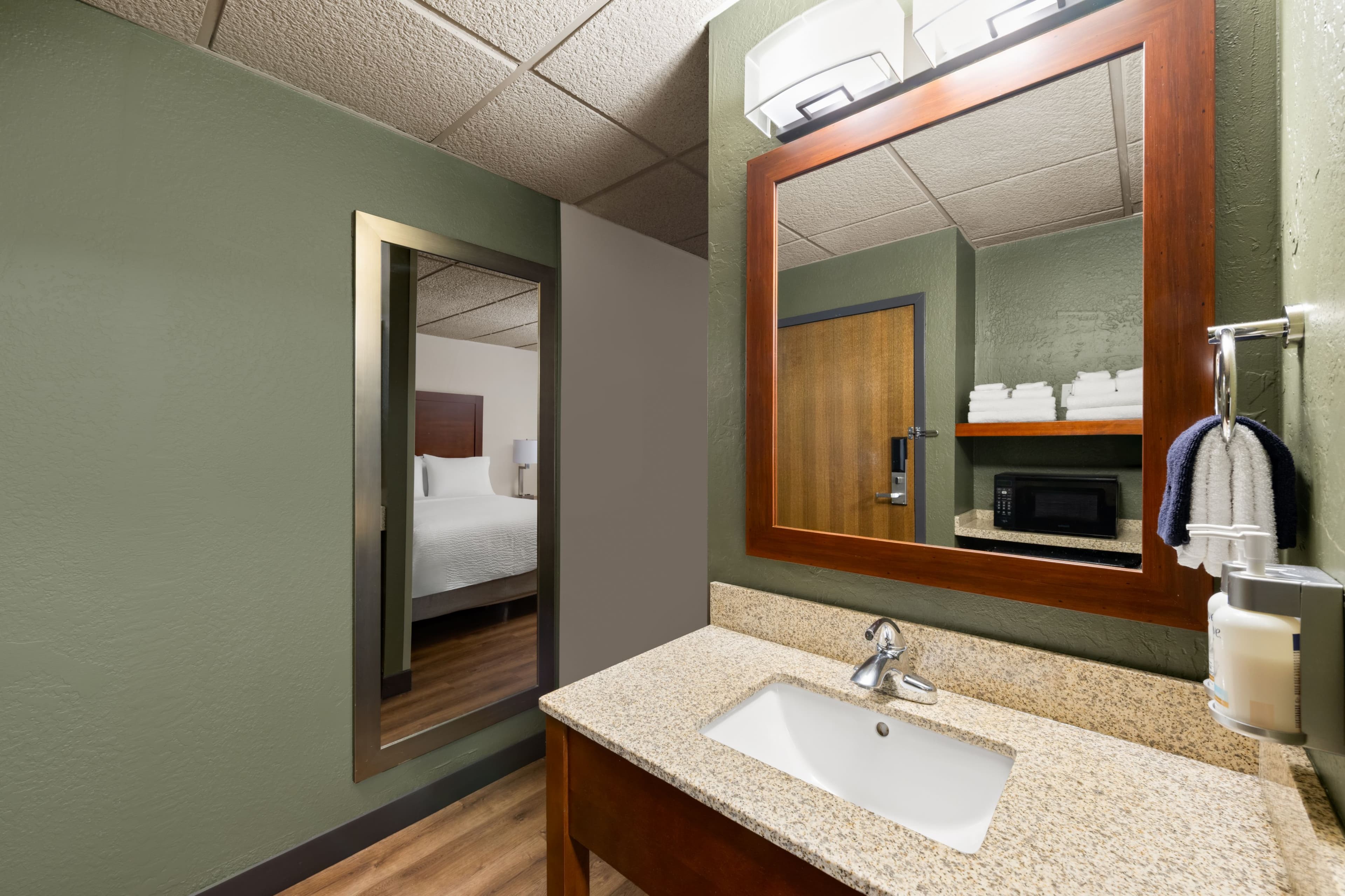 Standard Room - Image 6