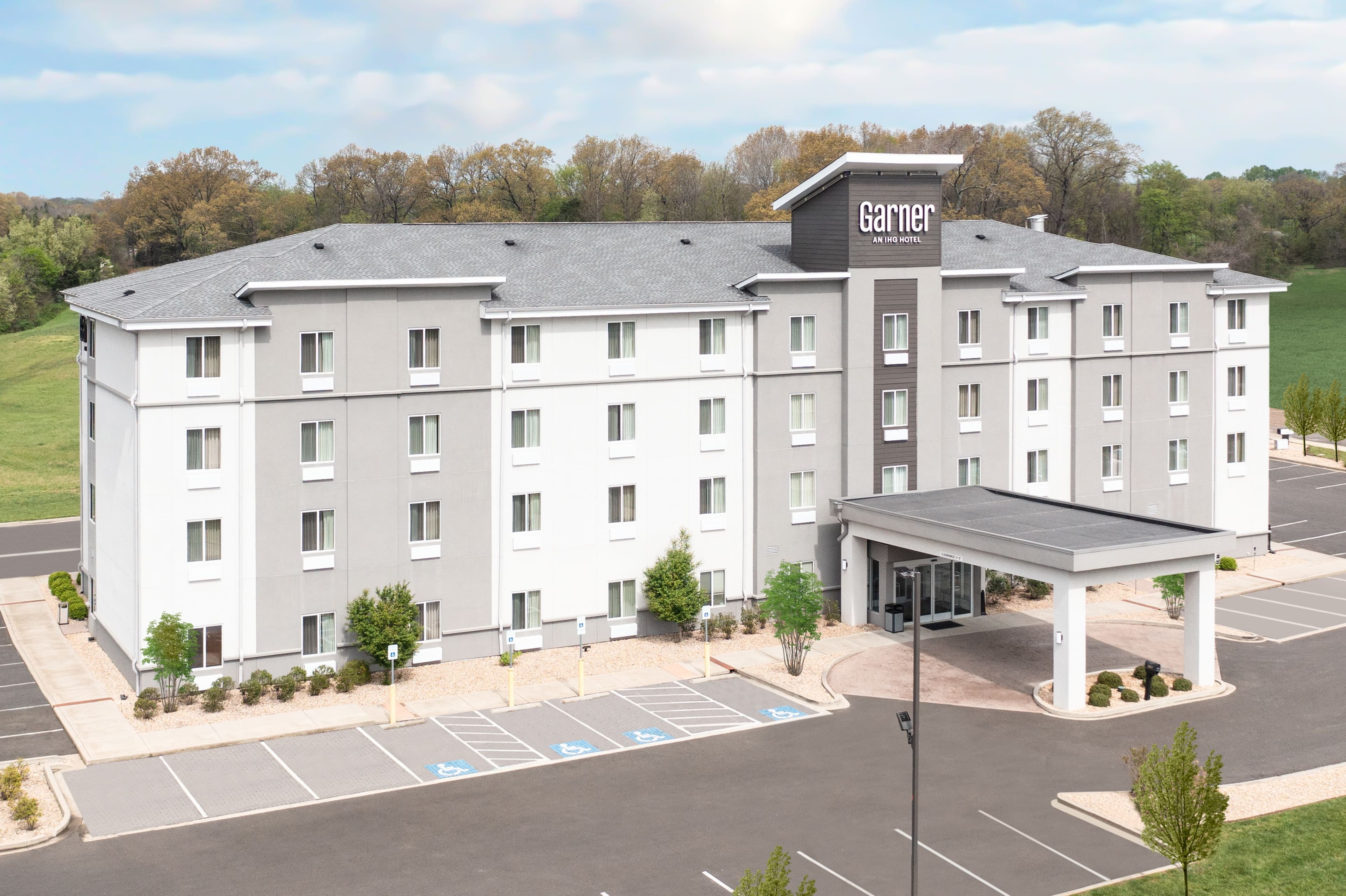 Garner Hotel Clarksville Northeast - Image 1