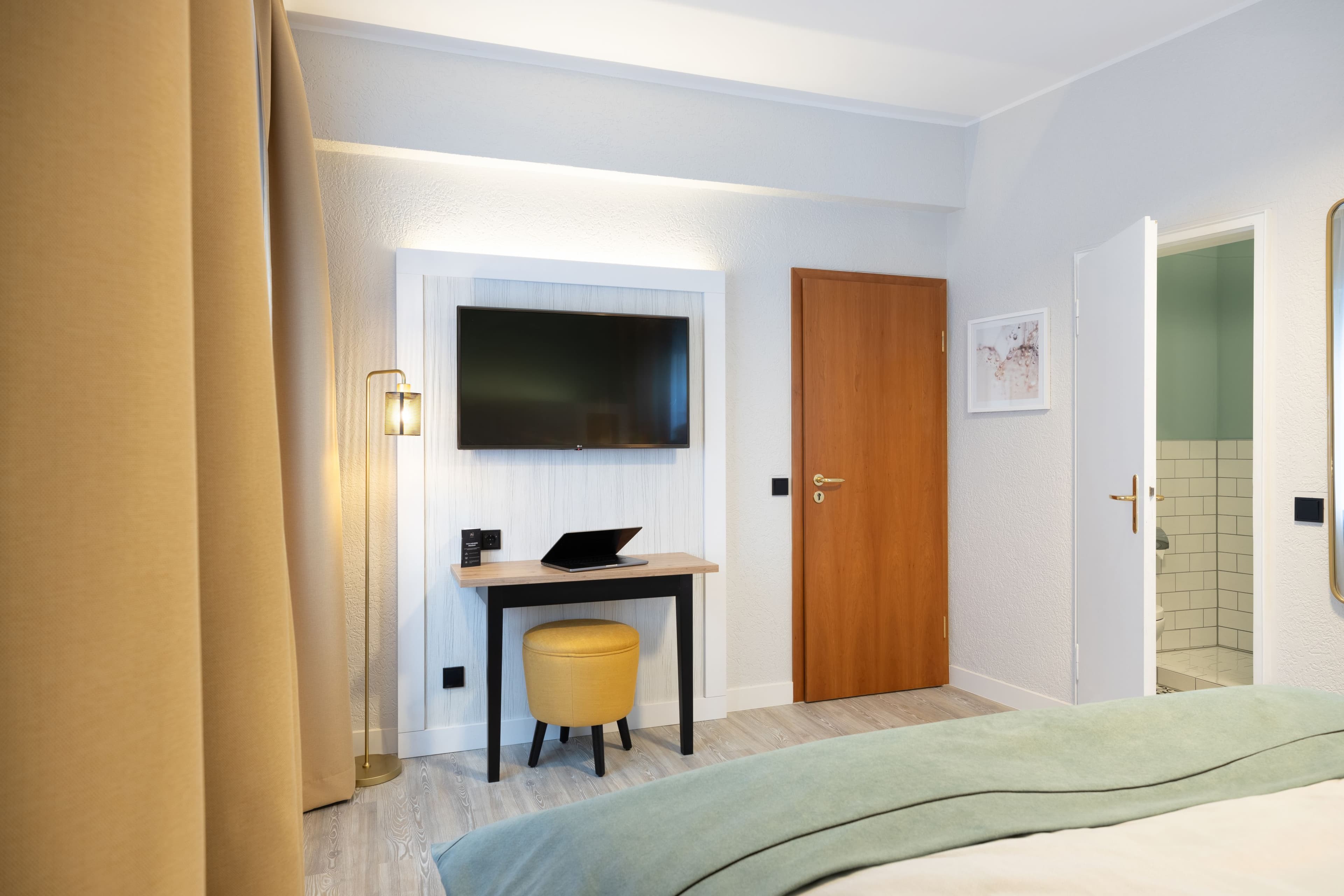 Standard Room - Image 6