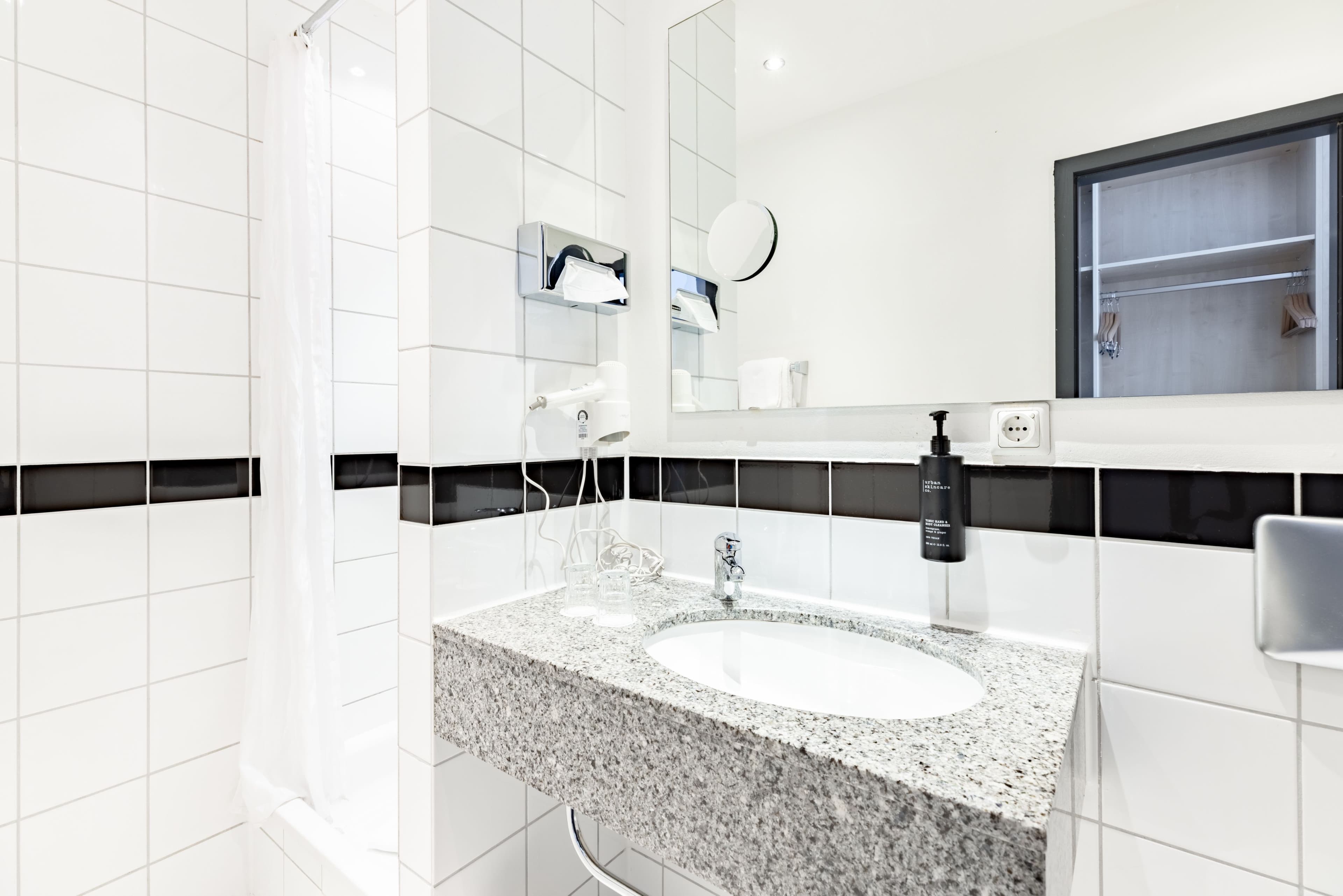 Garner Hotel Cologne Porz - Airport — 8