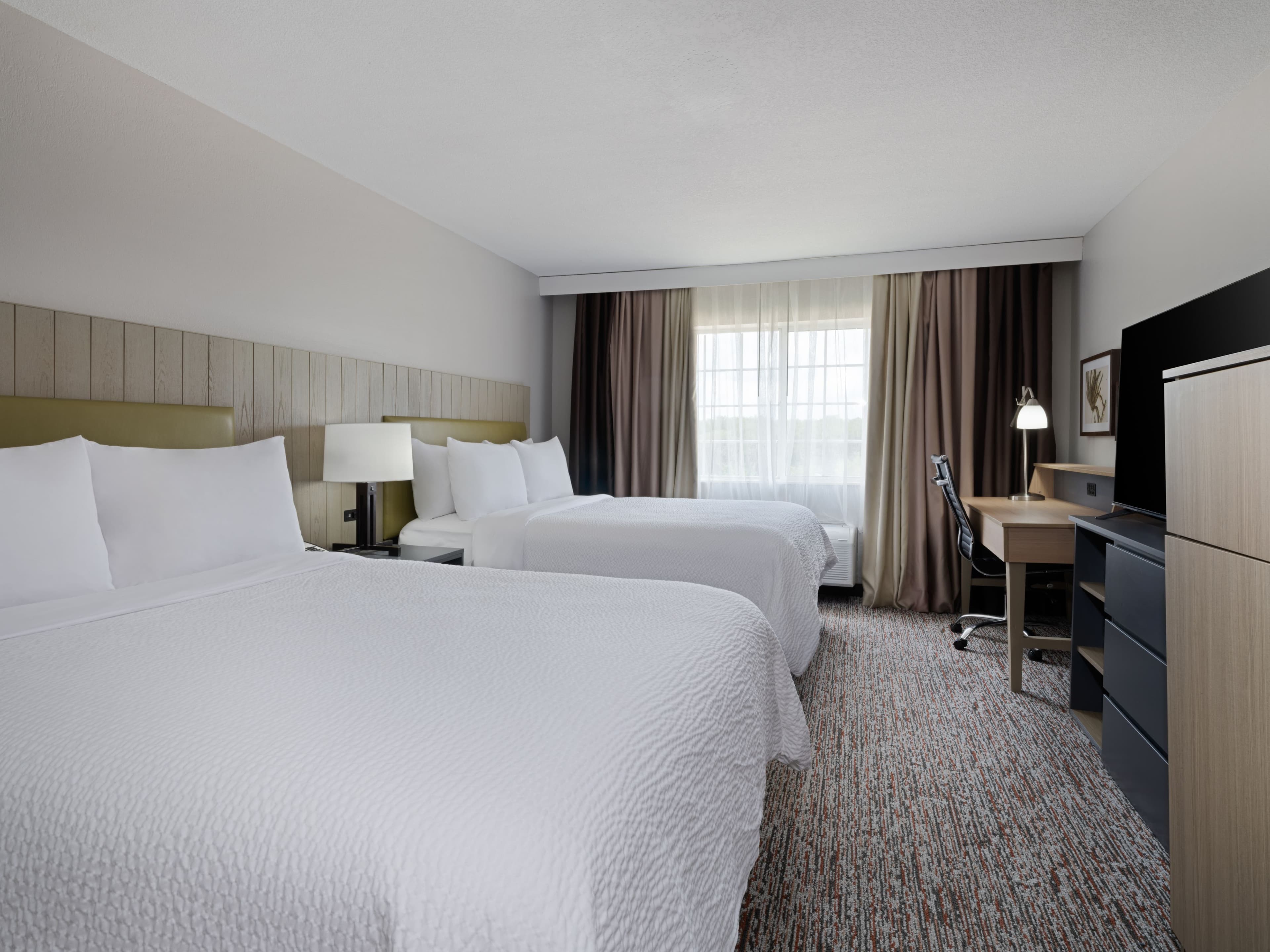 Garner Hotel Decatur - Forsyth — 11