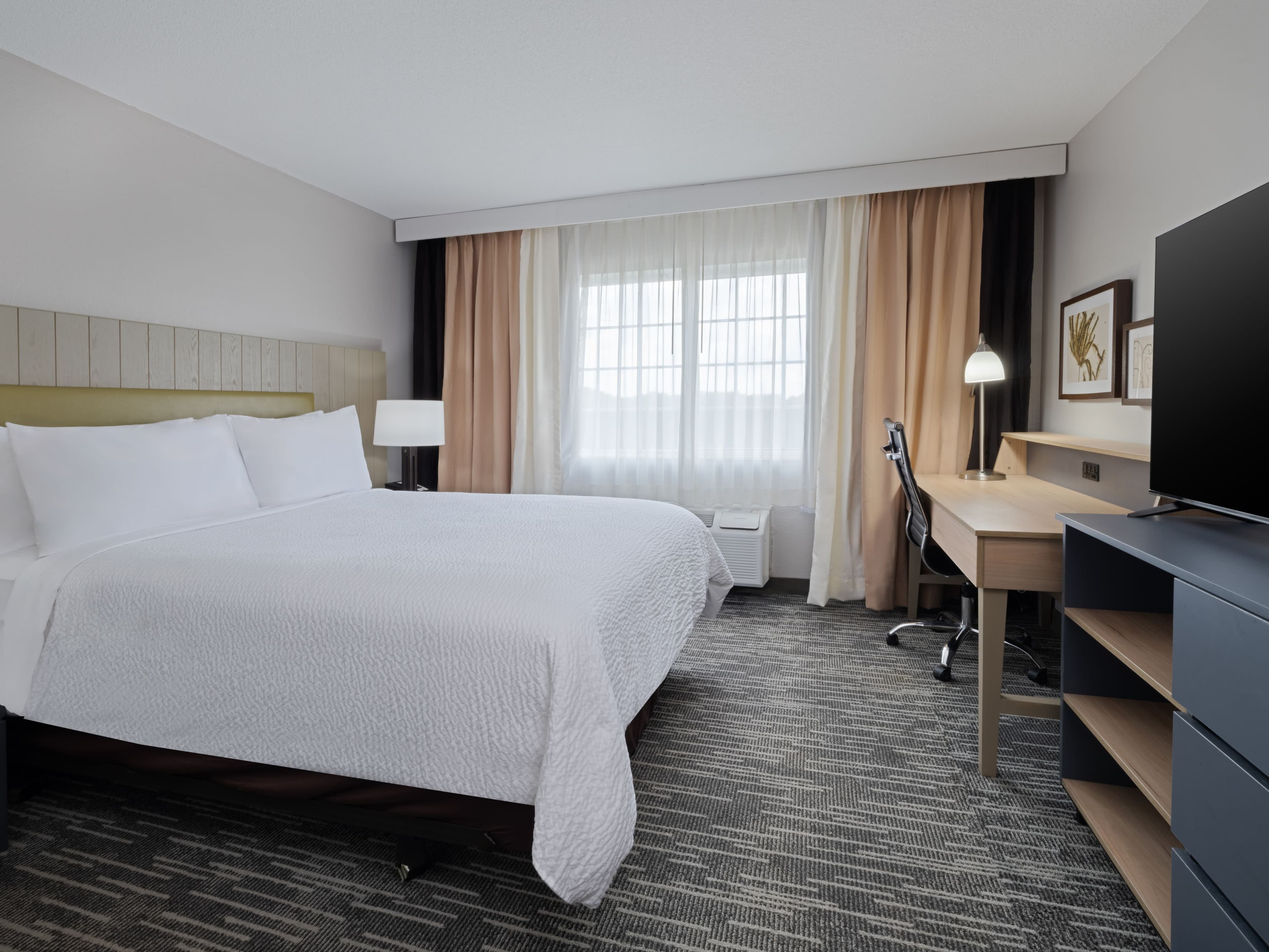 Garner Hotel Decatur - Forsyth — 14