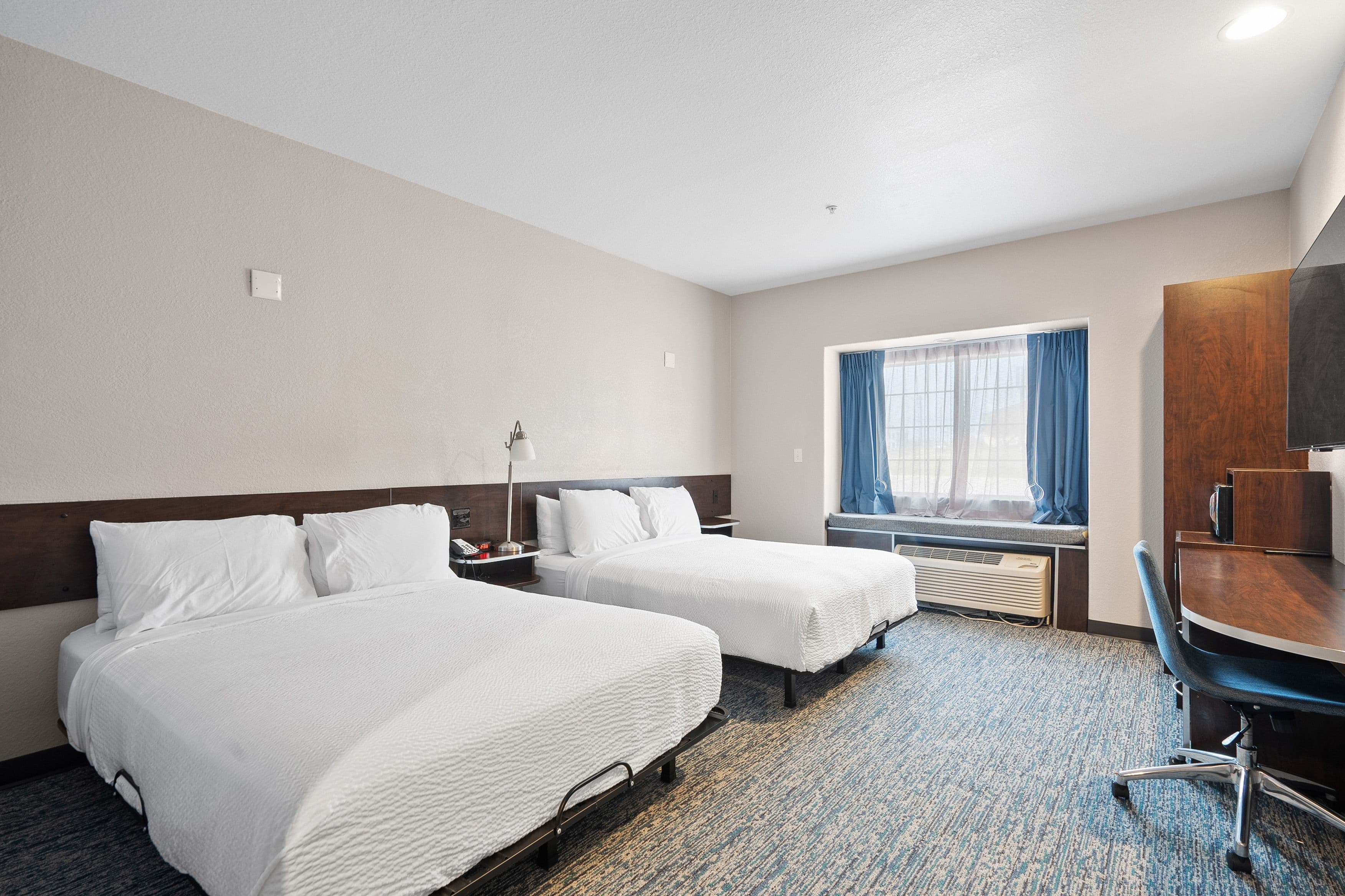Garner Hotel Gonzales — 11