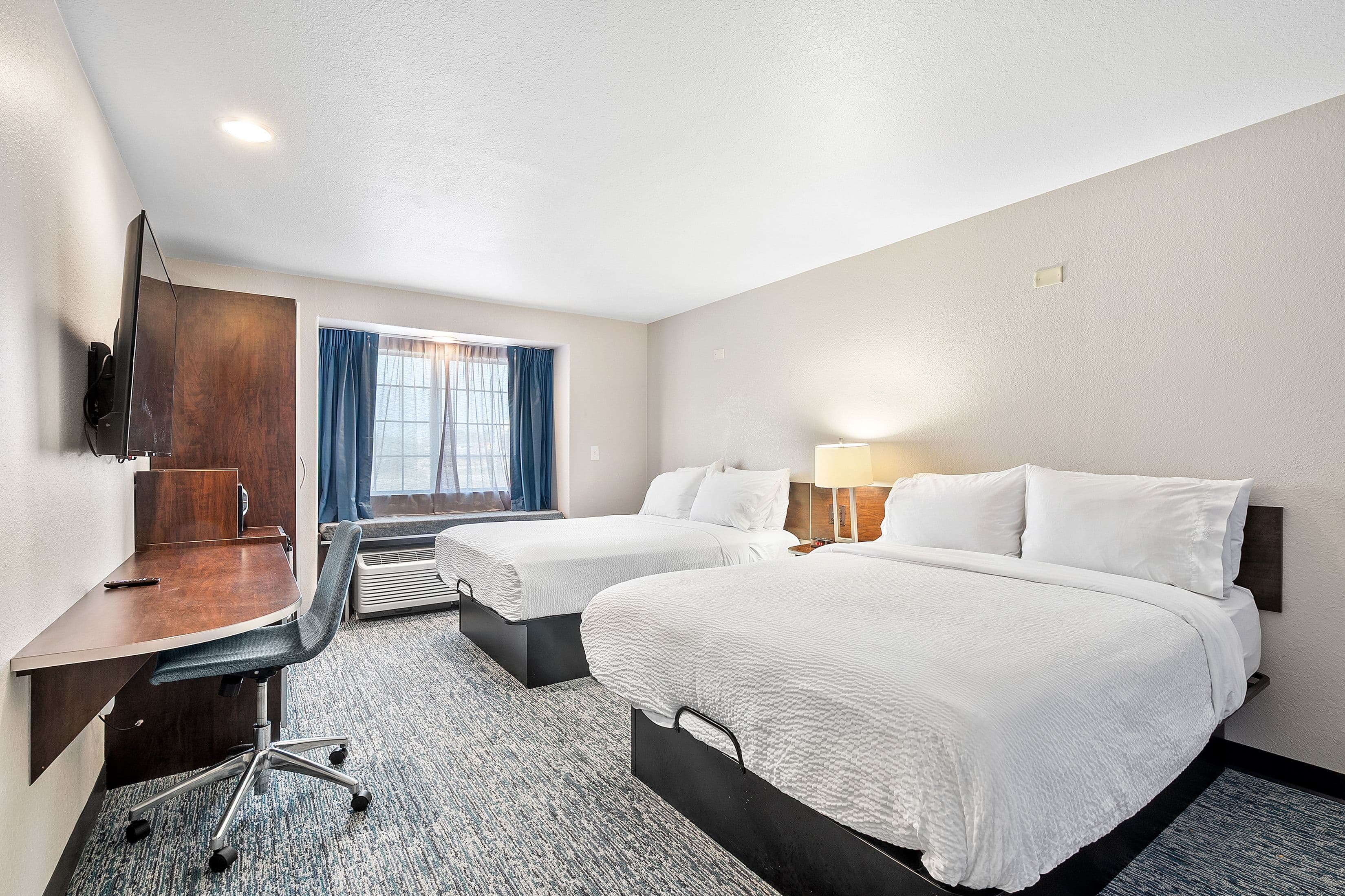 Garner Hotel Gonzales — 7